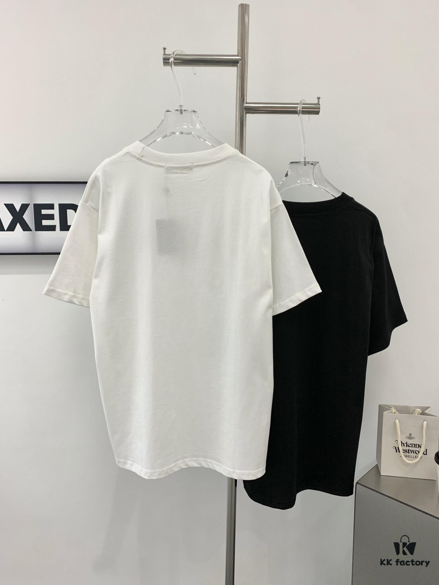 New Arrival LOUIS VUITTON LV Chest Tricolor Flower Logo Printed Short Sleeve T-Shirt