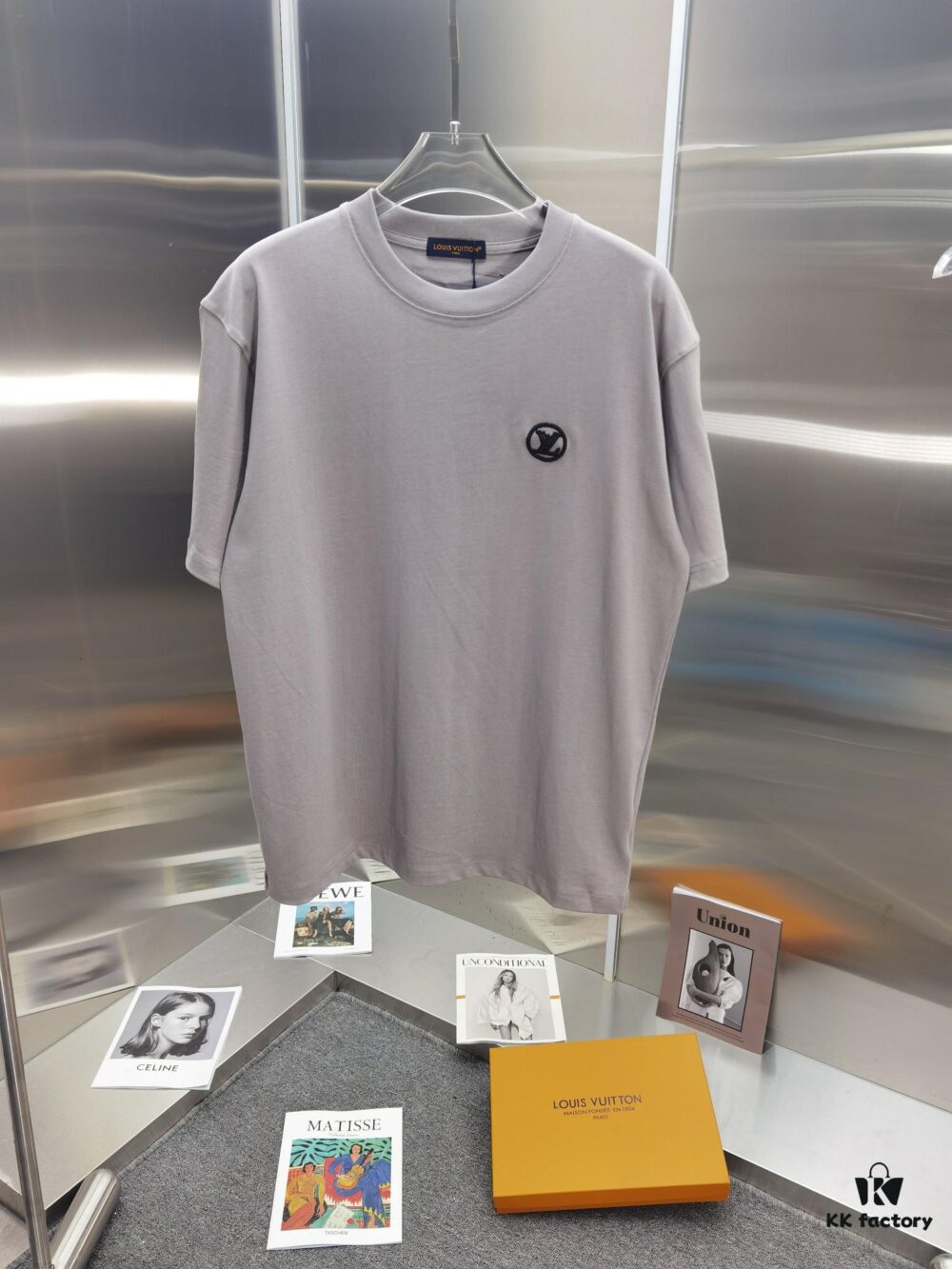 Louis 1V (Embroidered Premium Version, Distinct from Standard Stock)