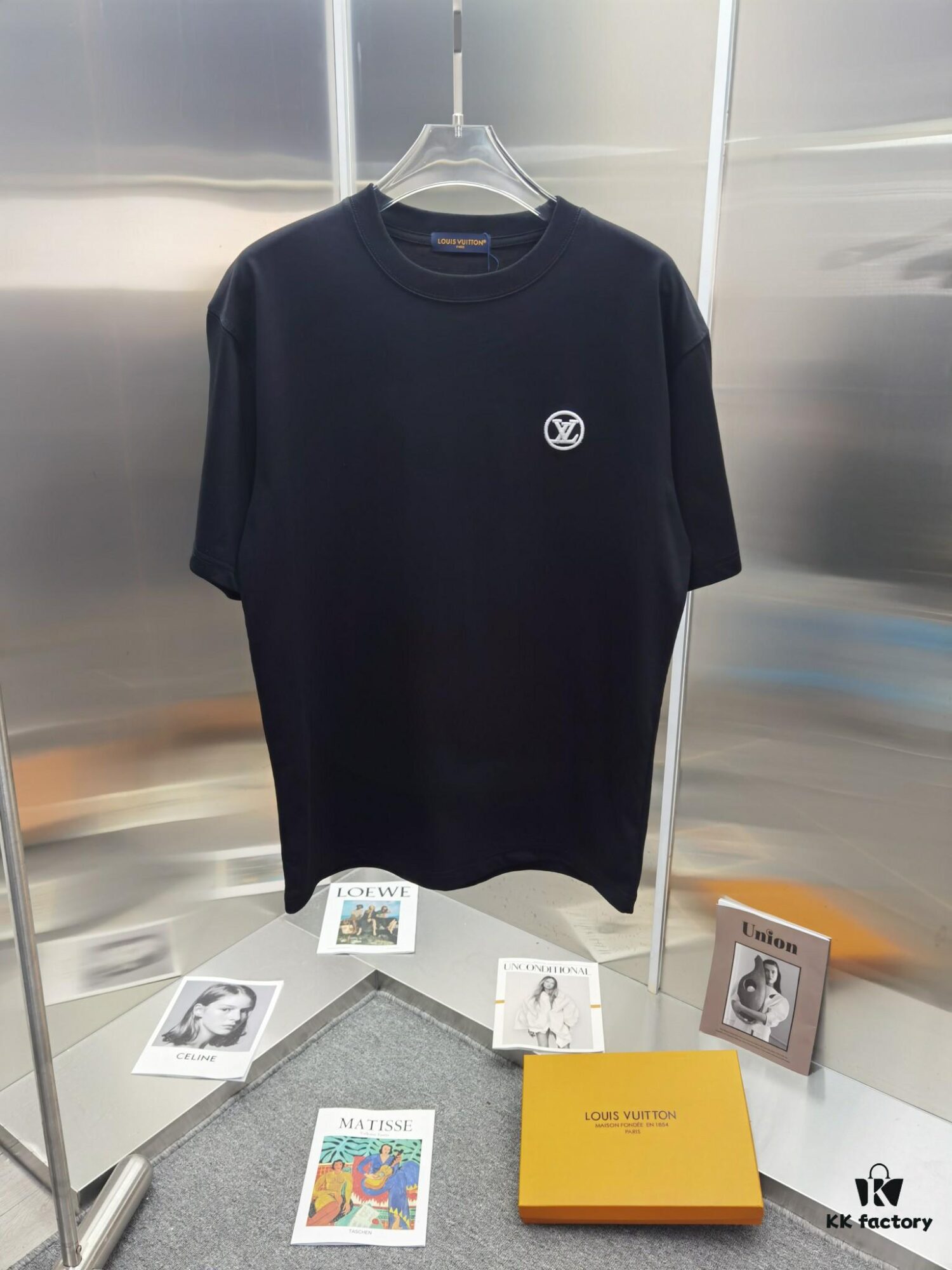 Louis 1V (Embroidered Premium Version, Distinct from Standard Stock)