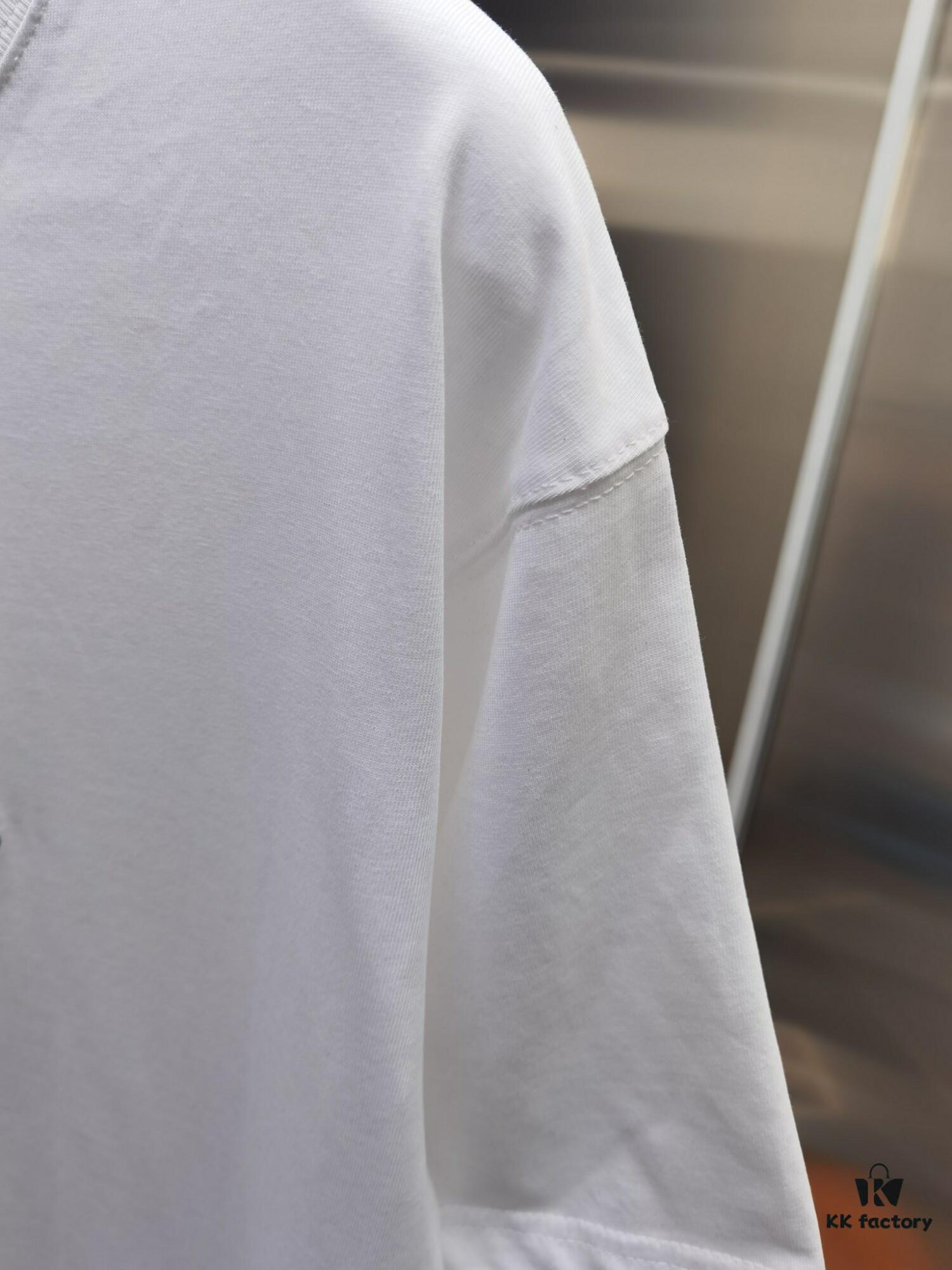 Louis 1V (Embroidered Premium Version, Distinct from Standard Stock) Short Sleeve T-Shirt