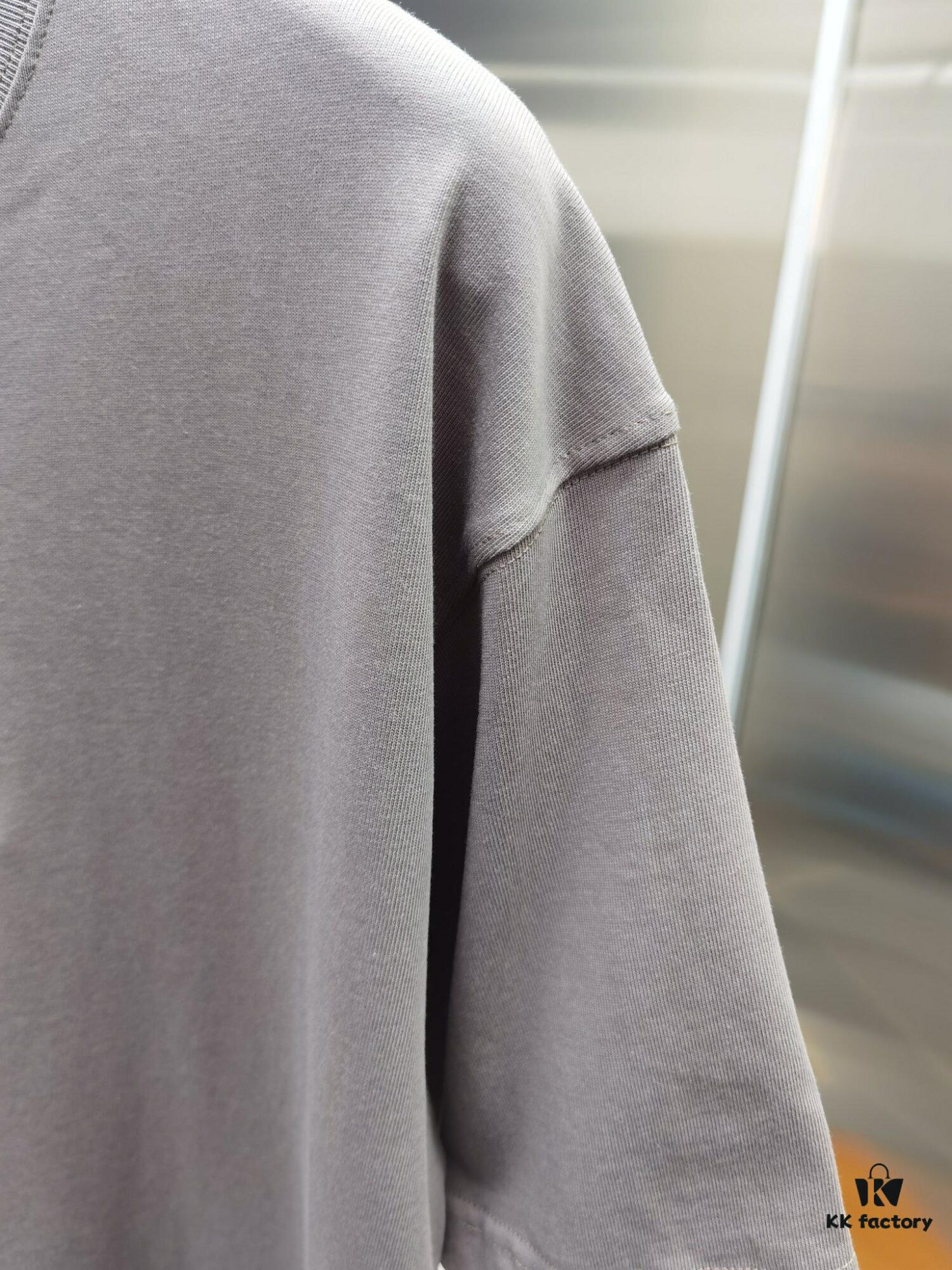 Louis 1V (Embroidered Premium Version, Distinct from Standard Stock) Short Sleeve T-Shirt