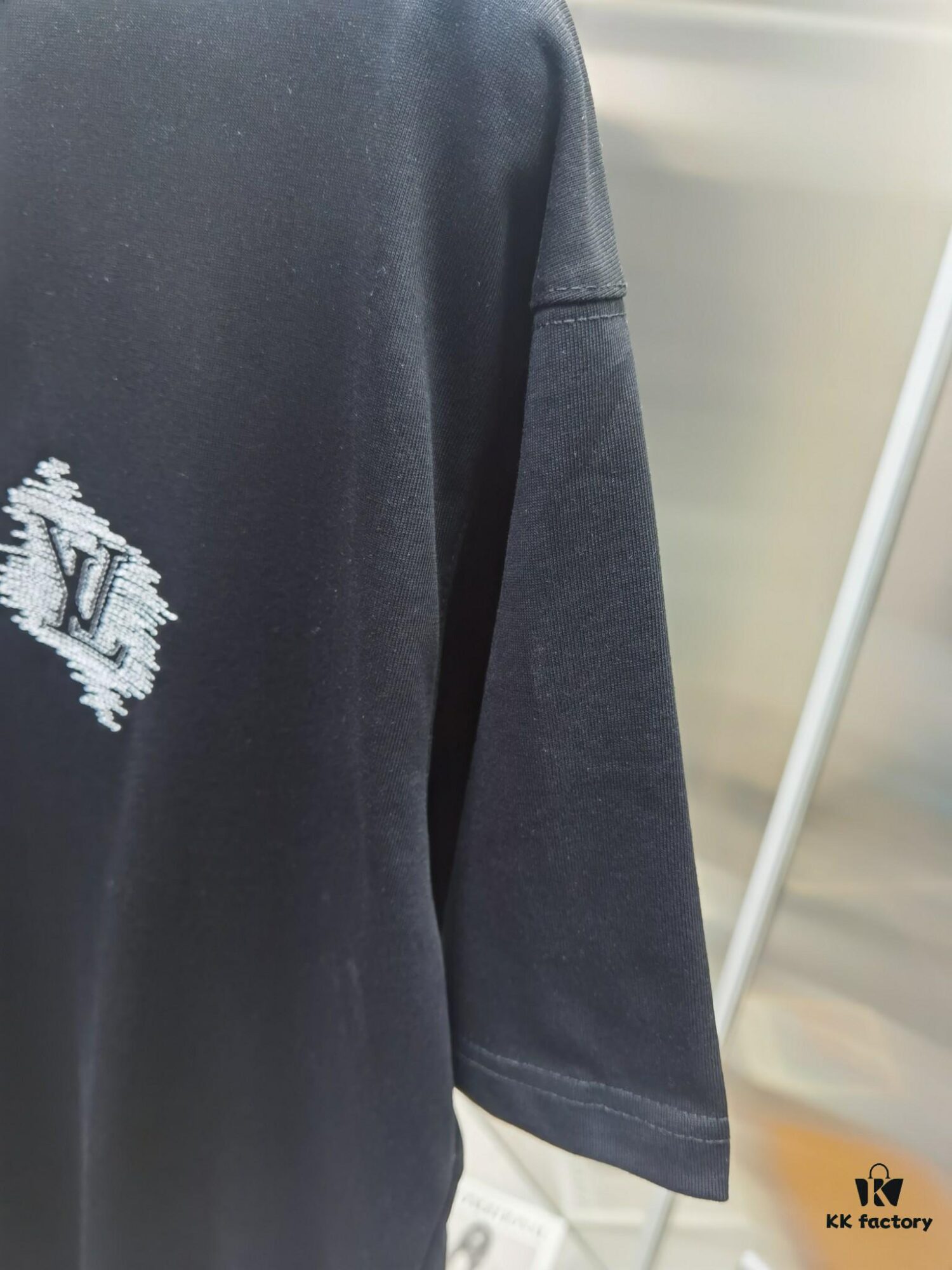 Louis 1V (Embroidered Premium Version, Distinct from Standard Stock)