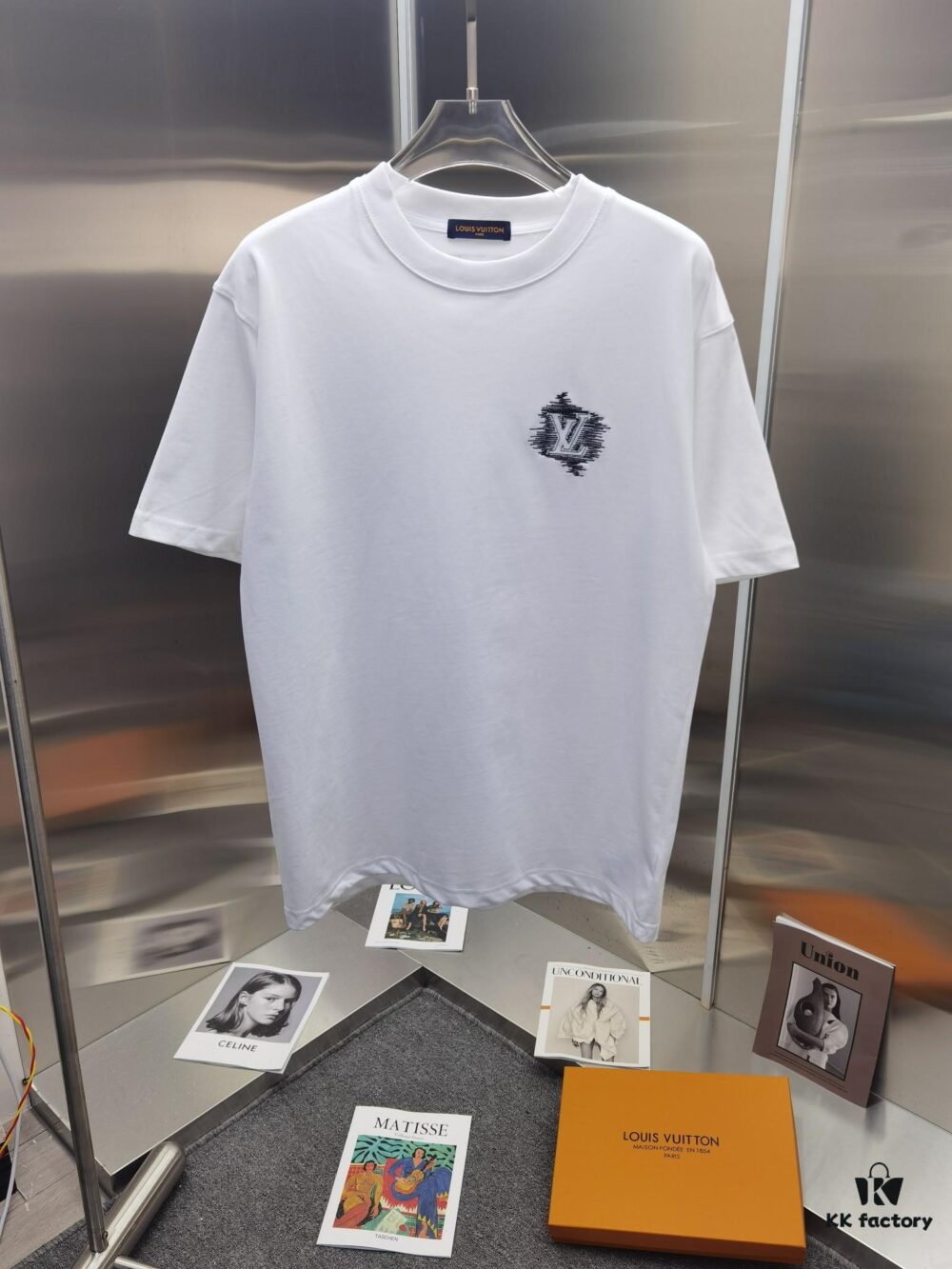 Louis 1V (Embroidered Premium Version, Distinct from Standard Stock)