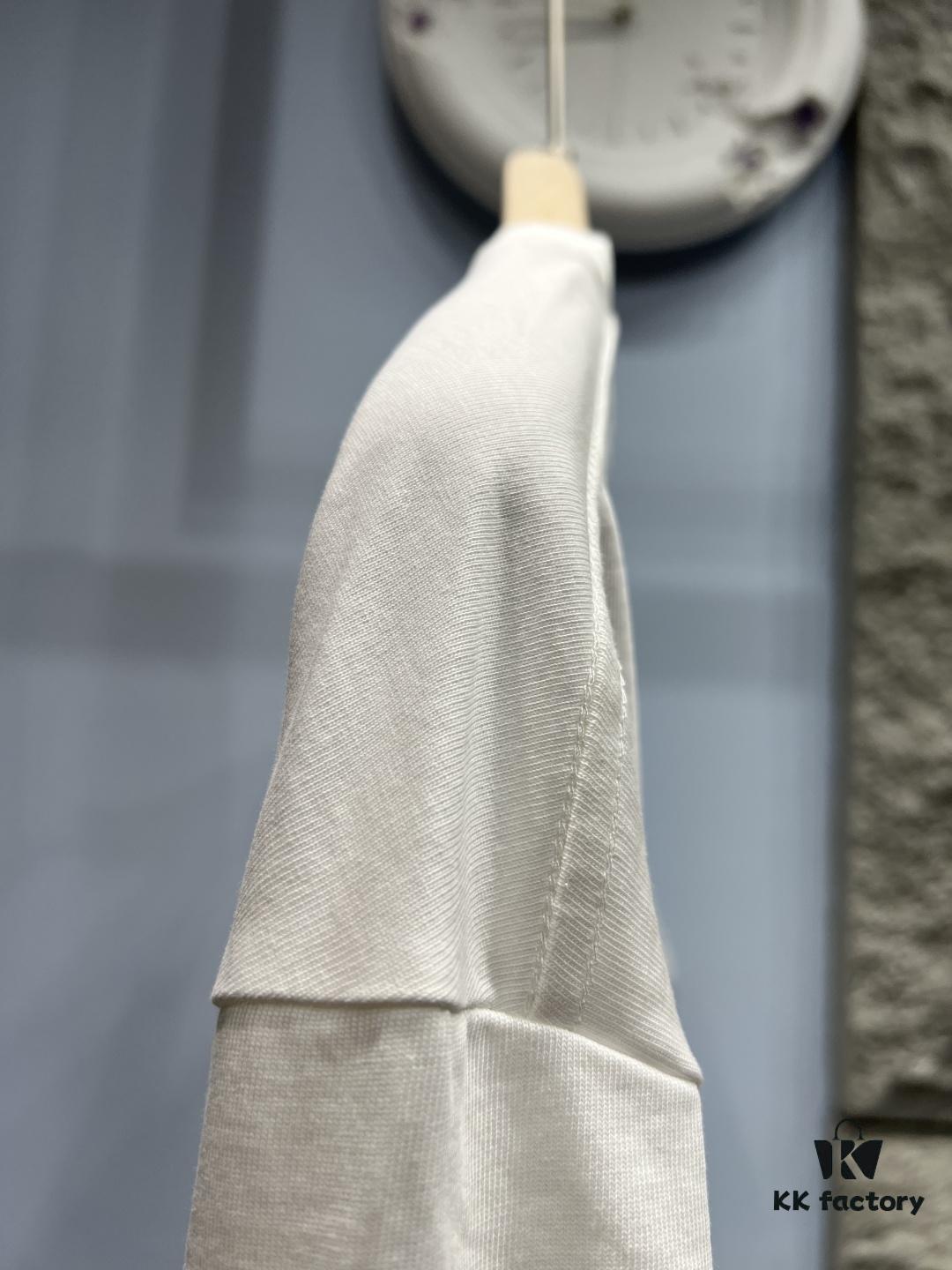 Louis Vuitton Logo-Embellished Short Sleeve T-Shirt