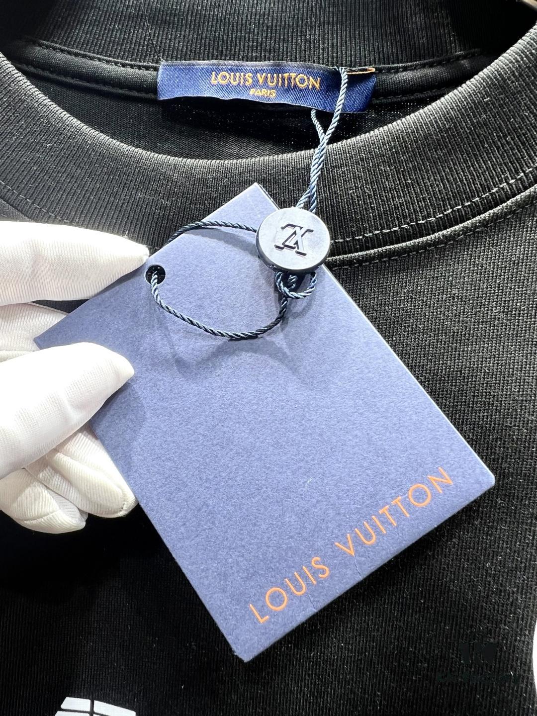 Louis Vuitton Printed Logo Short-Sleeve T-Shirt