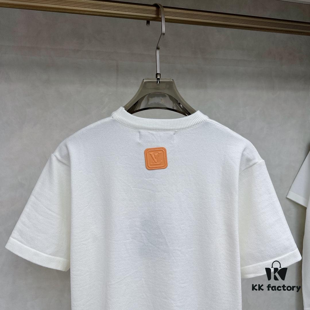 LV Louis Vuitton Embossed Leather Patch Knitted Short-Sleeve T-Shirt
