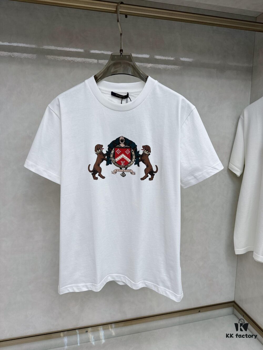 LV 2025 SS New Arrival Short Sleeve T-Shirt, Stylish and Minimalist Design