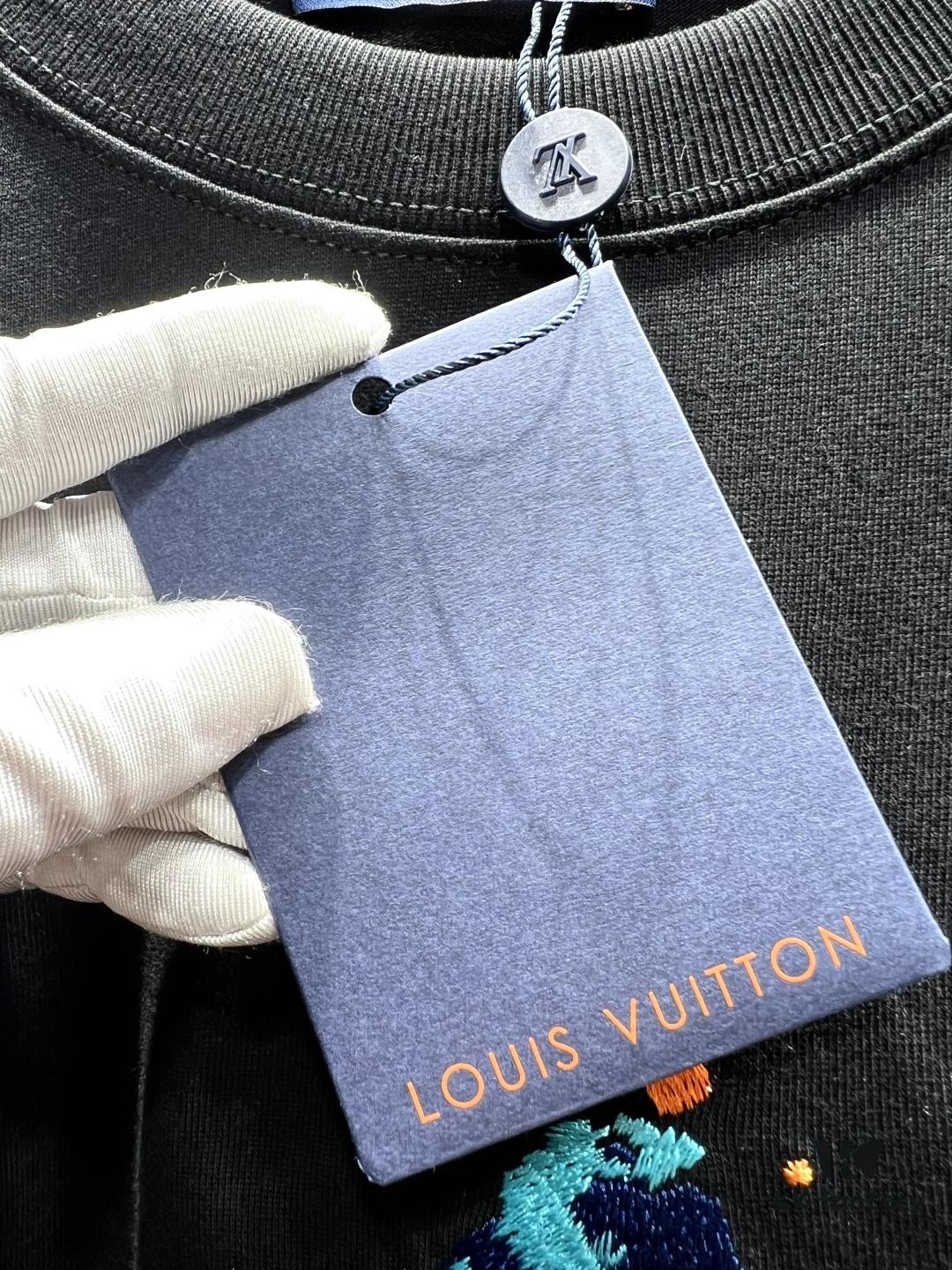 Louis Vuitton Butterfly Embroidered Short-Sleeve T-Shirt