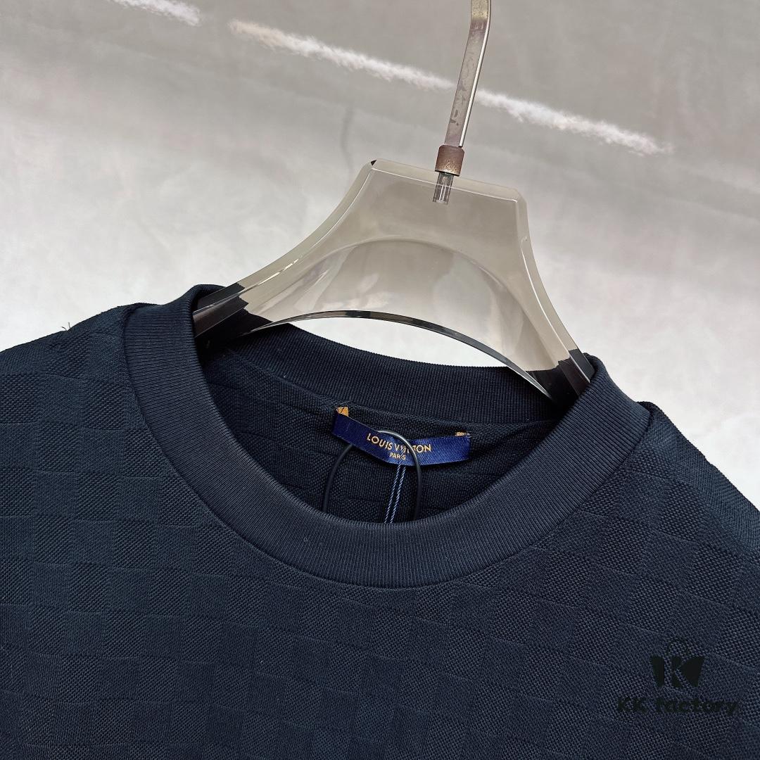LV 2025 SS New Arrival Short Sleeve T-Shirt, Fashionable and Stylish, Minimalist Versatile Design