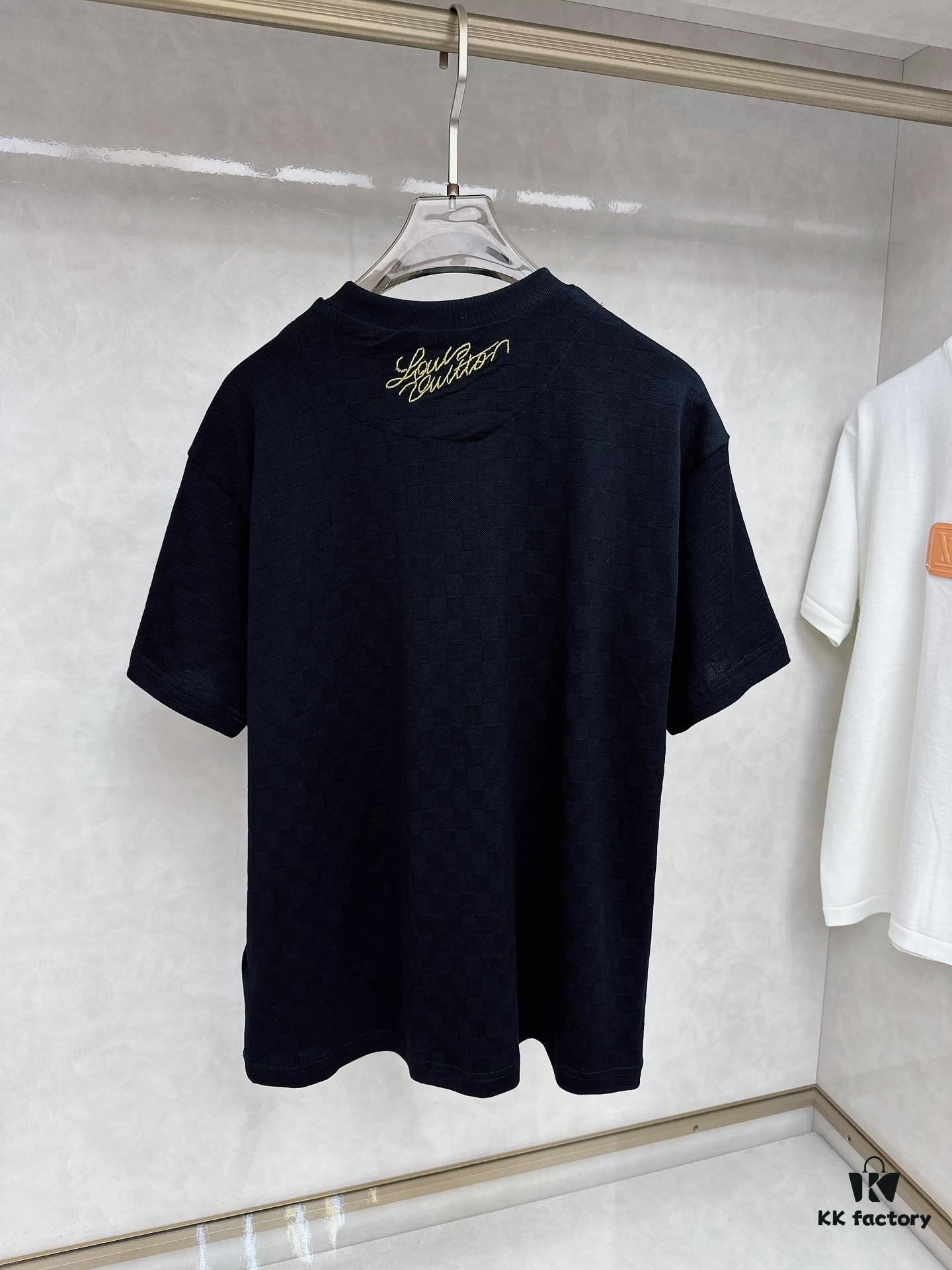 LV 2025 SS New Arrival Short Sleeve T-Shirt, Fashionable and Stylish, Minimalist Versatile Design