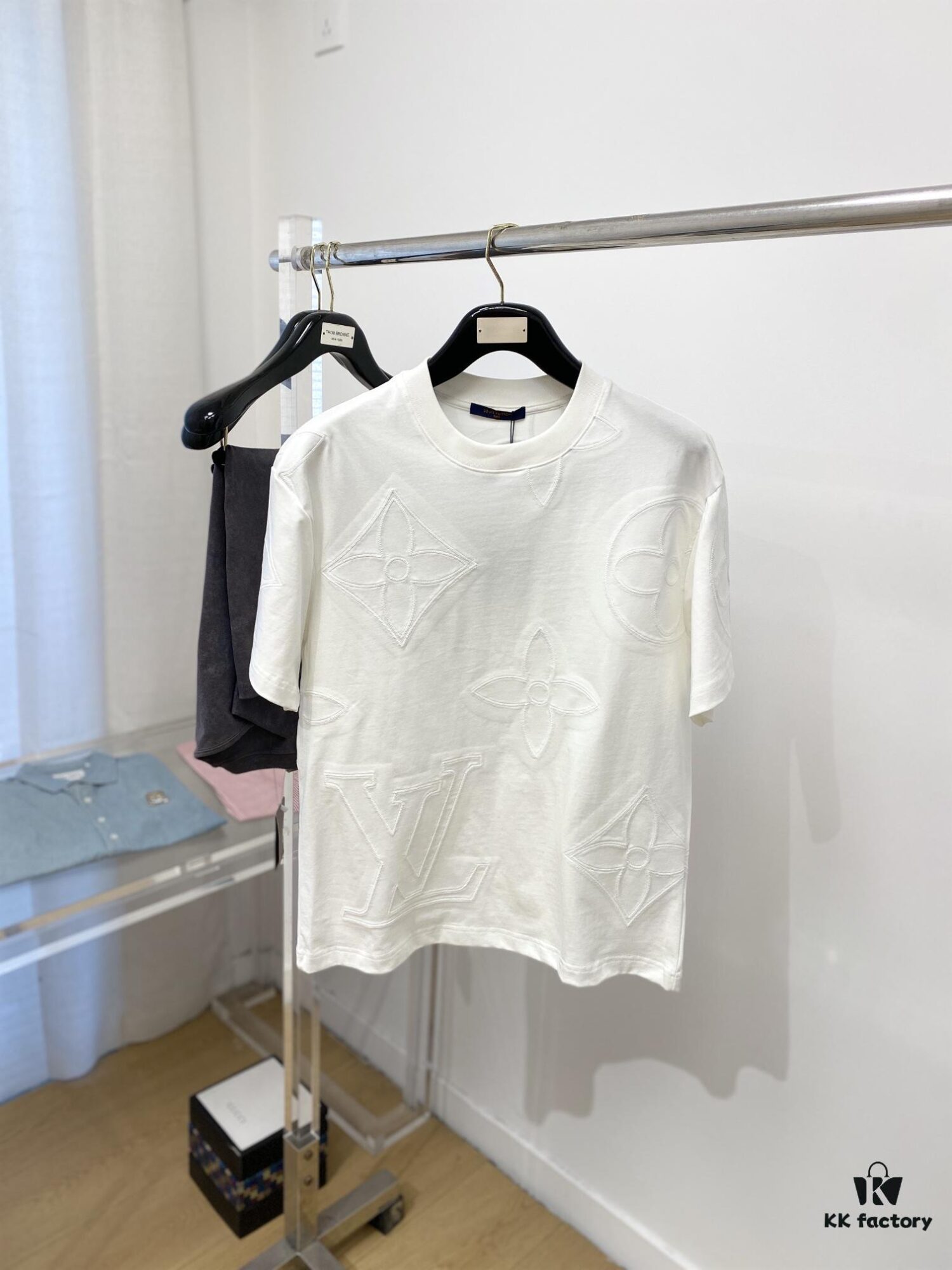 Louis Vuitton 2025 Newest Short-Sleeve T-Shirt, Stylish and Fashionable, Top-Quality Digital Positioning Embroidered Logo, Simple and Versatile Design