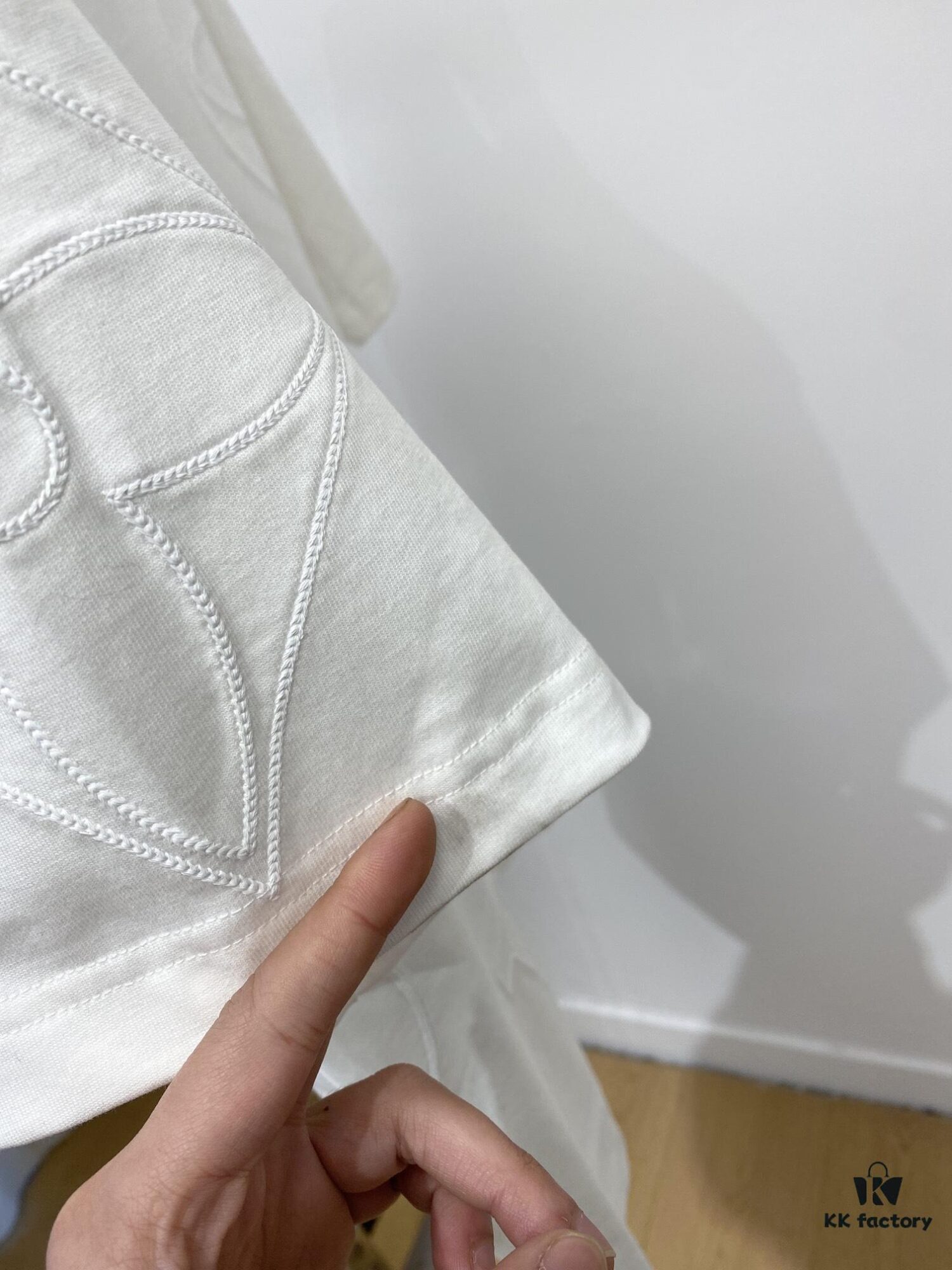 Louis Vuitton 2025 Newest Short-Sleeve T-Shirt, Stylish and Fashionable, Top-Quality Digital Positioning Embroidered Logo, Simple and Versatile Design