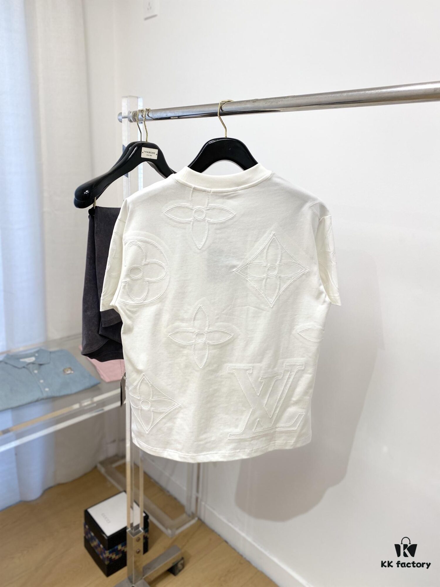 Louis Vuitton 2025 Newest Short-Sleeve T-Shirt, Stylish and Fashionable, Top-Quality Digital Positioning Embroidered Logo, Simple and Versatile Design