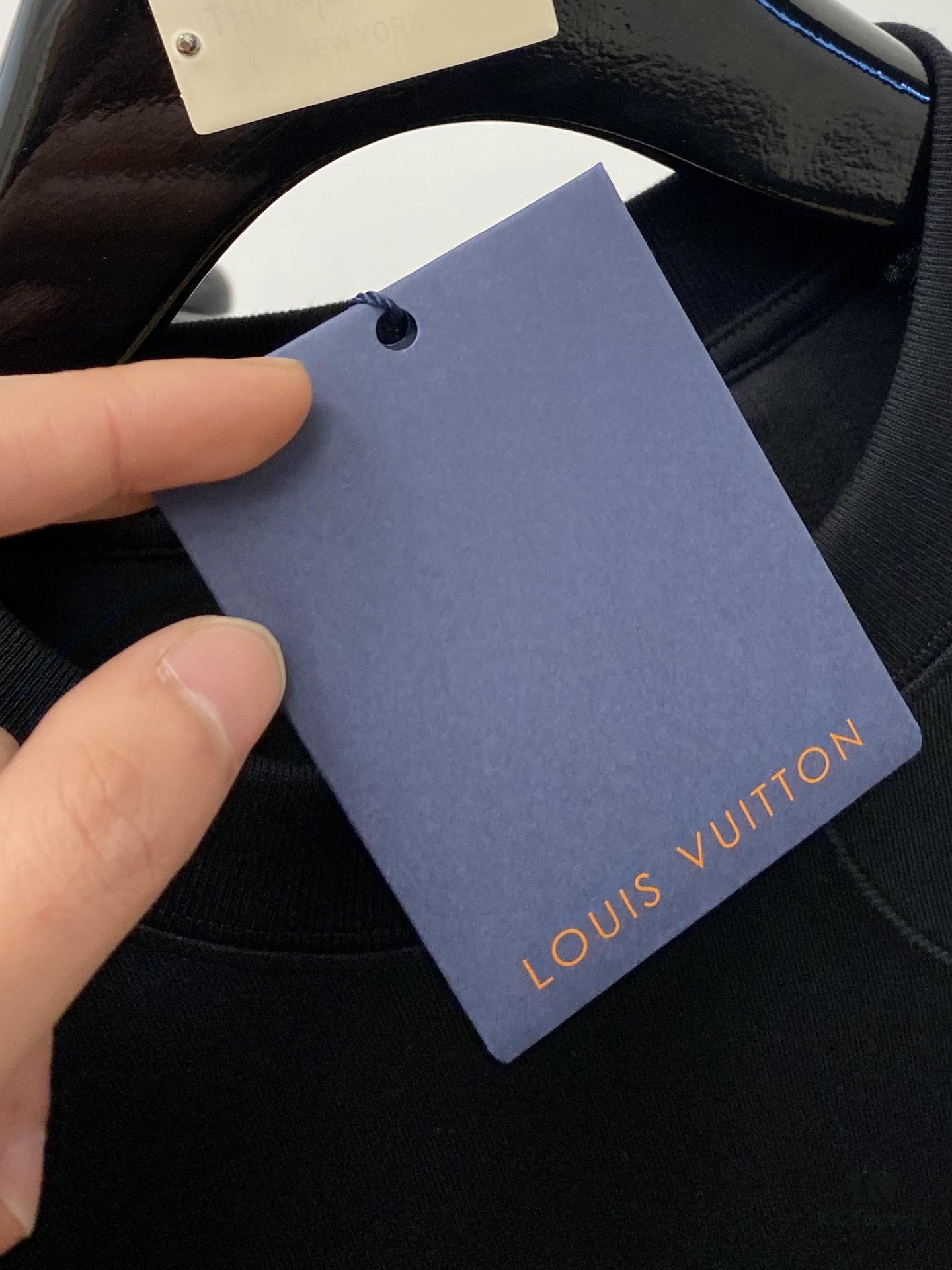 Louis Vuitton 2025 Newest Short-Sleeve T-Shirt, Stylish and Fashionable, Top-Quality Digital Positioning Embroidered Logo, Simple and Versatile Design