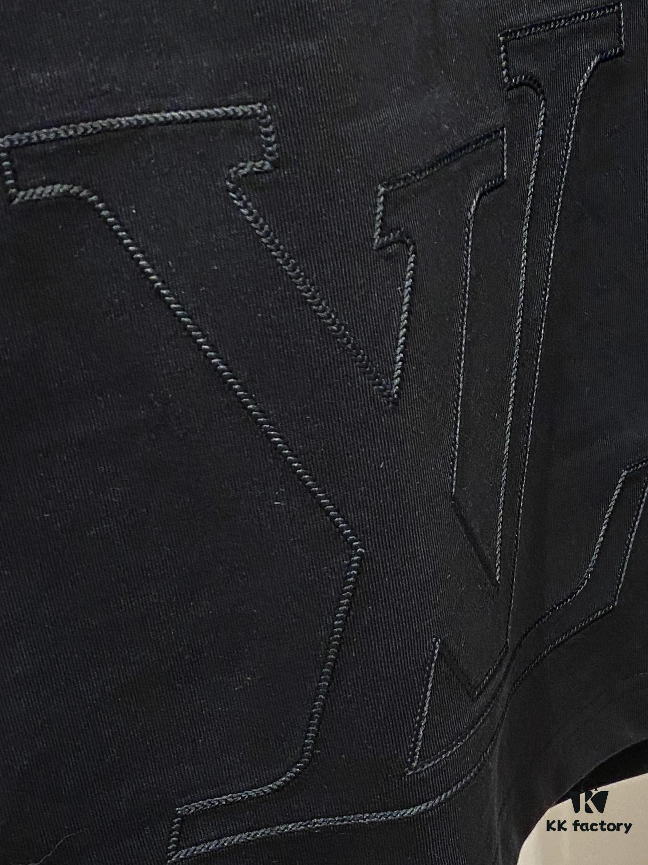 Louis Vuitton 2025 Newest Short-Sleeve T-Shirt, Stylish and Fashionable, Top-Quality Digital Positioning Embroidered Logo, Simple and Versatile Design