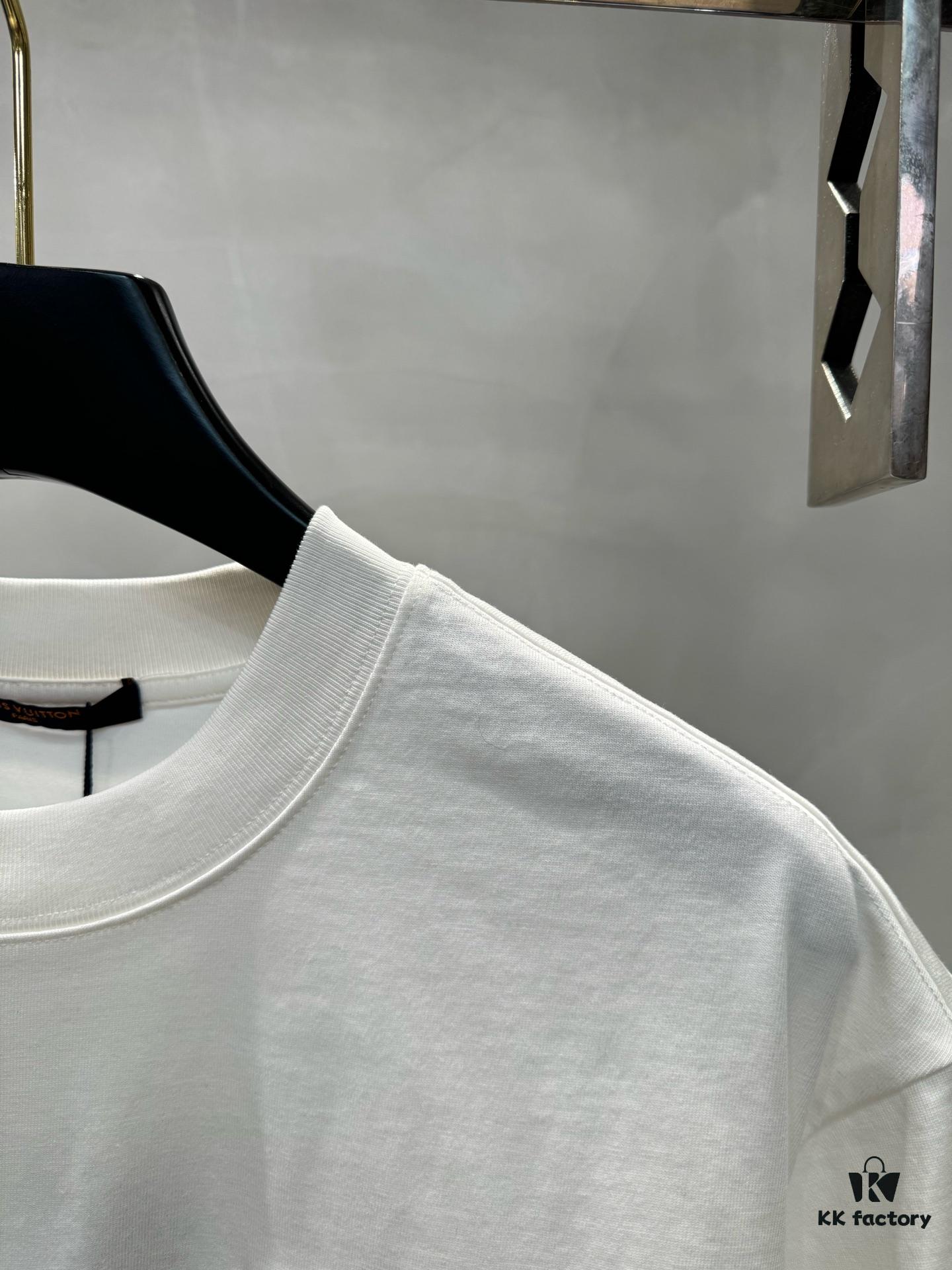 LVPAI 25SS New Round Neck T-Shirt! Must-Have for Fashion Enthusiasts! Colorful Embroidered Letters, Classic Colors Combine for Stylish and Trendy Look. Youthful and Energetic Overall Appearance! Crafted from 280g Cotton, Offers Exceptional Comfort in Wear and Touch, With Fine and Textured Hand Feel!