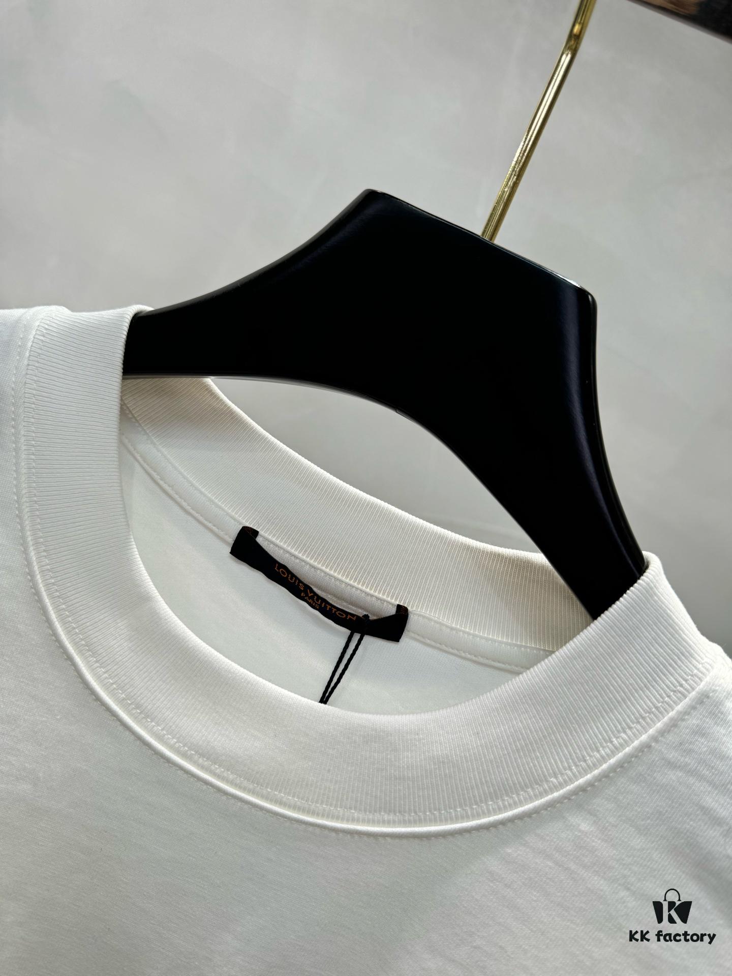 LVPAI 25SS New Round Neck T-Shirt! Must-Have for Fashion Enthusiasts! Colorful Embroidered Letters, Classic Colors Combine for Stylish and Trendy Look. Youthful and Energetic Overall Appearance! Crafted from 280g Cotton, Offers Exceptional Comfort in Wear and Touch, With Fine and Textured Hand Feel!