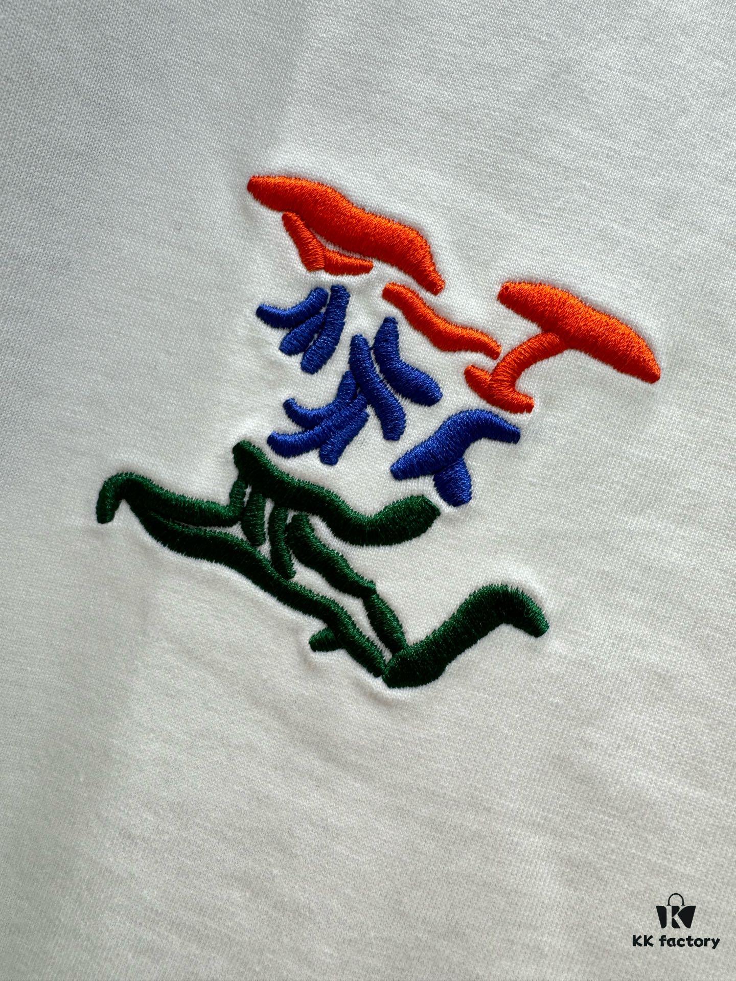 LVPAI 25SS New Round Neck T-Shirt! Must-Have for Fashion Enthusiasts! Colorful Embroidered Letters, Classic Colors Combine for Stylish and Trendy Look. Youthful and Energetic Overall Appearance! Crafted from 280g Cotton, Offers Exceptional Comfort in Wear and Touch, With Fine and Textured Hand Feel!