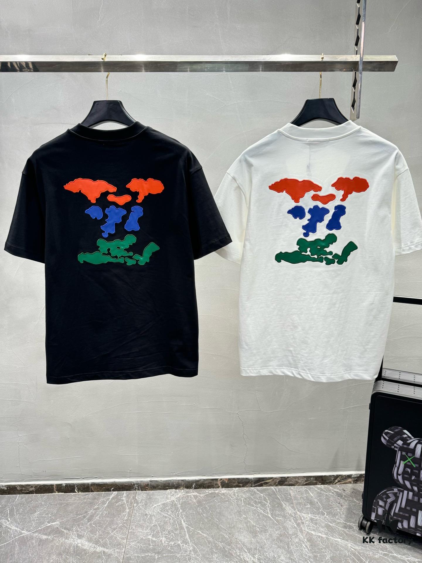 LVPAI 25SS New Round Neck T-Shirt! Must-Have for Fashion Enthusiasts! Colorful Embroidered Letters, Classic Colors Combine for Stylish and Trendy Look. Youthful and Energetic Overall Appearance! Crafted from 280g Cotton, Offers Exceptional Comfort in Wear and Touch, With Fine and Textured Hand Feel!