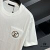 LV Louis Vuitton Spring/Summer 2025 New Arrival Classic T-Shirt! Made from 26g high-density pure cotton fabric for exceptional comfort. Features a minimalist, stylish design with a slightly loose fit, offering a relaxed and versatile silhouette perfect for various occasions. Ideal for shopping, gatherings, or casual outings, this T-shirt adds a touch of fashion and individuality to your look.