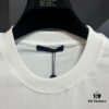 Louis Vuitton LV 25SS Spring/Summer Classic New Arrival T-Shirt! 260g High-Grammage Cotton Fabric, Comfortable Wear. Minimalist Design, Fashionable and Trendy. Slightly Relaxed Fit for Casual Comfort, Suitable for Various Occasions. Whether Shopping, Social Gatherings or Leisure Time, This T-Shirt Adds Style and Personality to Your Look.