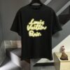 Louis Vuitton LV 25SS Spring Collection Classic New Arrival T-Shirt! 260g High-Grammage Pure Cotton Fabric, Comfortable Wear. Minimalist Design, Stylish and Trendy. Slightly Oversized Fit for a Relaxed, Casual Look, Perfect for Various Occasions. Whether Shopping, Socializing, or Enjoying Leisure Time, This T-Shirt Adds a Touch of Fashion and Individuality.
