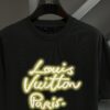 Louis Vuitton LV 25SS Spring Collection Classic New Arrival T-Shirt! 260g High-Grammage Pure Cotton Fabric, Comfortable Wear. Minimalist Design, Stylish and Trendy. Slightly Oversized Fit for a Relaxed, Casual Look, Perfect for Various Occasions. Whether Shopping, Socializing, or Enjoying Leisure Time, This T-Shirt Adds a Touch of Fashion and Individuality.