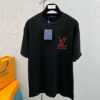 High-Quality LV 25SS Screen-Printed Premium Craftsmanship Classic Color T-Shirt!! A vibrant and youthful new arrival from the latest teddy bear collection, featuring high-standard printing with strong three-dimensional color transitions. Made from selected 280g pure cotton fabric for soft comfort. Perfectly matches jeans, chinos, or shorts—ideal for spring and summer wear.