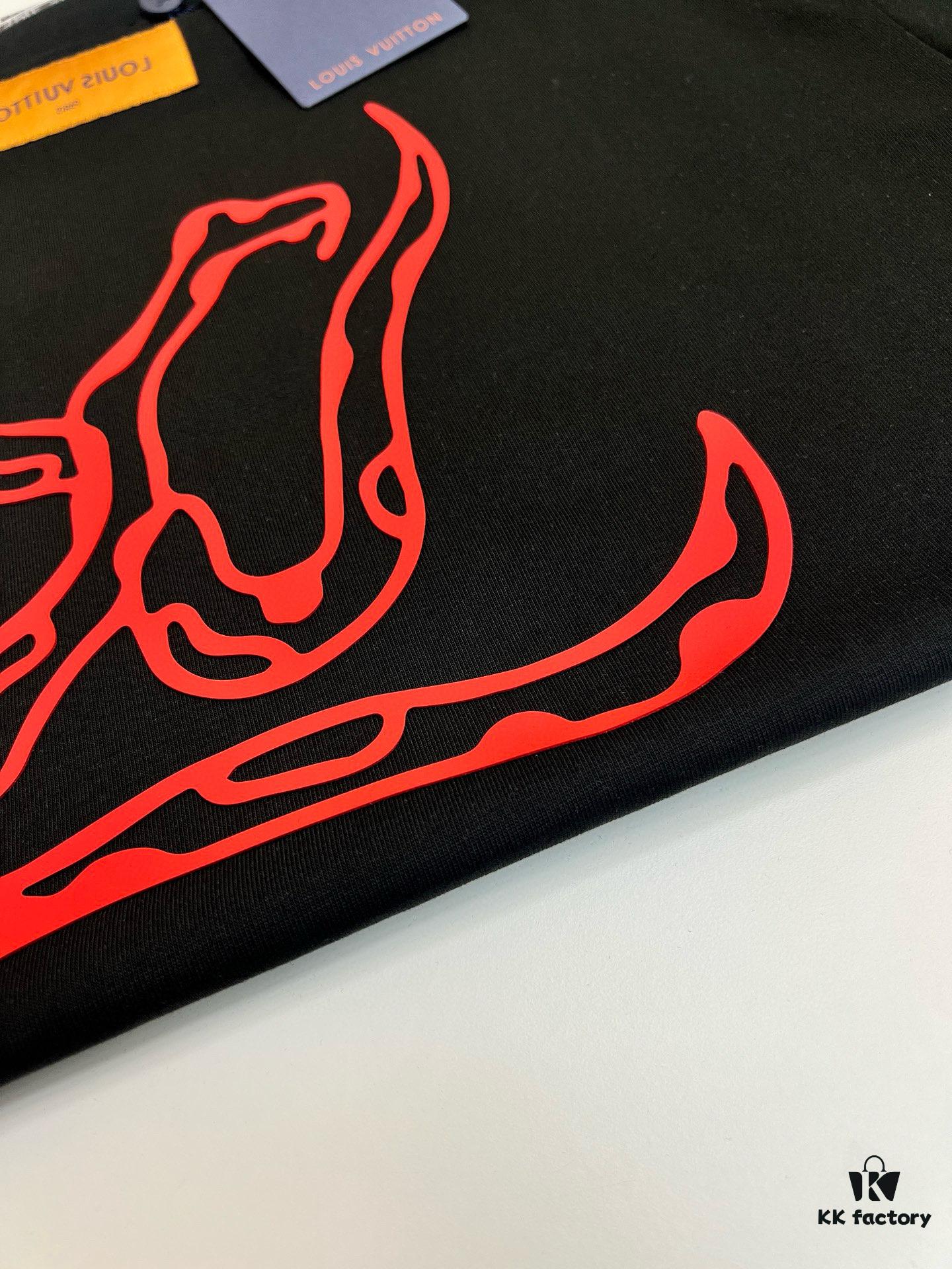 High-Quality LV 25SS Screen-Printed Premium Craftsmanship Classic Color T-Shirt!! A vibrant and youthful new arrival from the latest teddy bear collection, featuring high-standard printing with strong three-dimensional color transitions. Made from selected 280g pure cotton fabric for soft comfort. Perfectly matches jeans, chinos, or shorts—ideal for spring and summer wear.