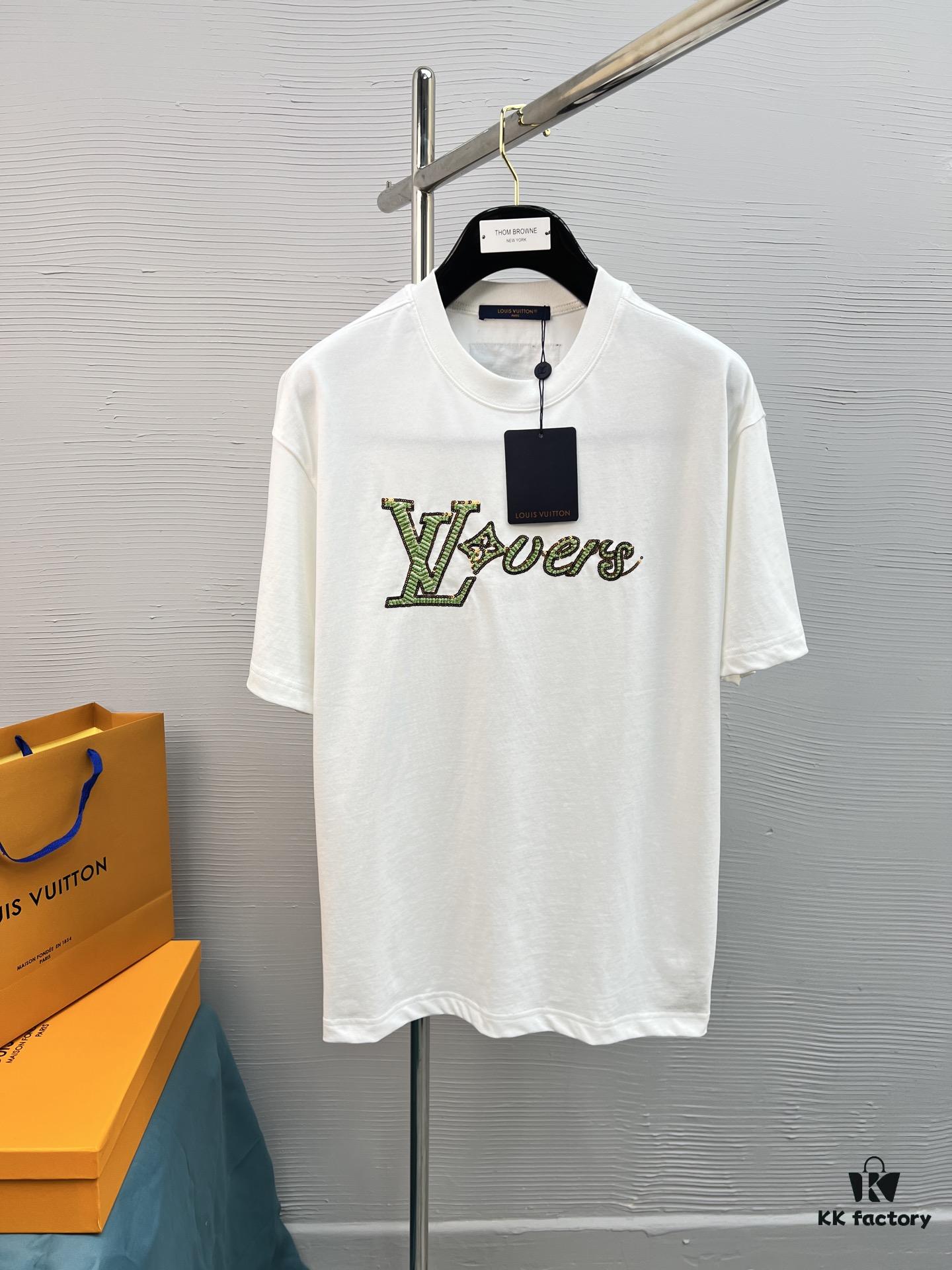 LV 25SS Spring/Summer T-Shirt! Black and White Printed Crew Neck Short Sleeve Tee!