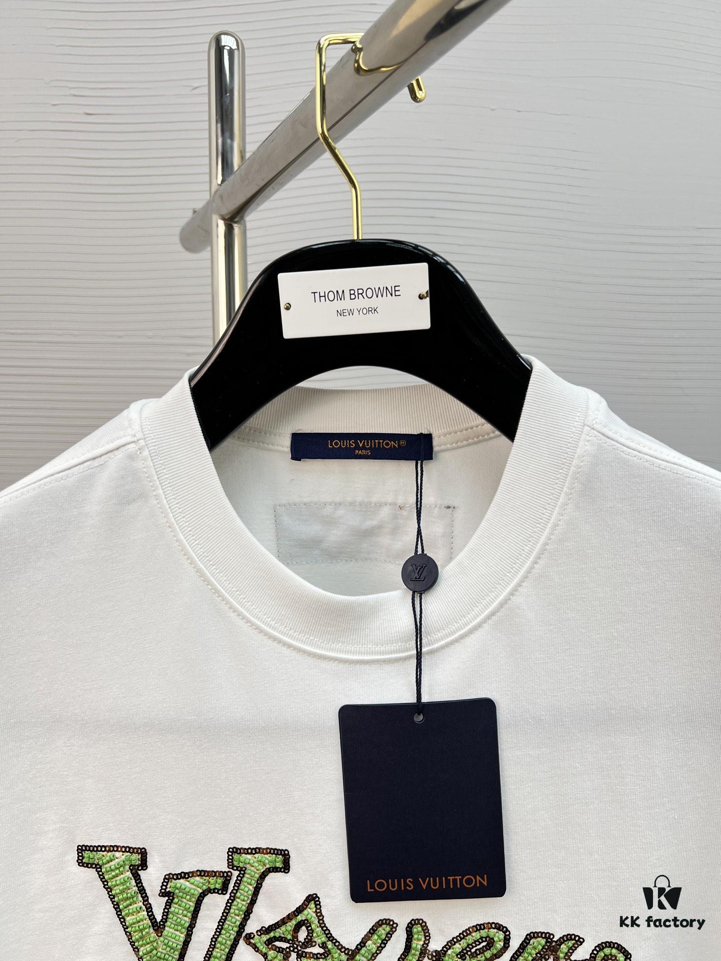 LV 25SS Spring/Summer T-Shirt! Black and White Printed Crew Neck Short Sleeve Tee!