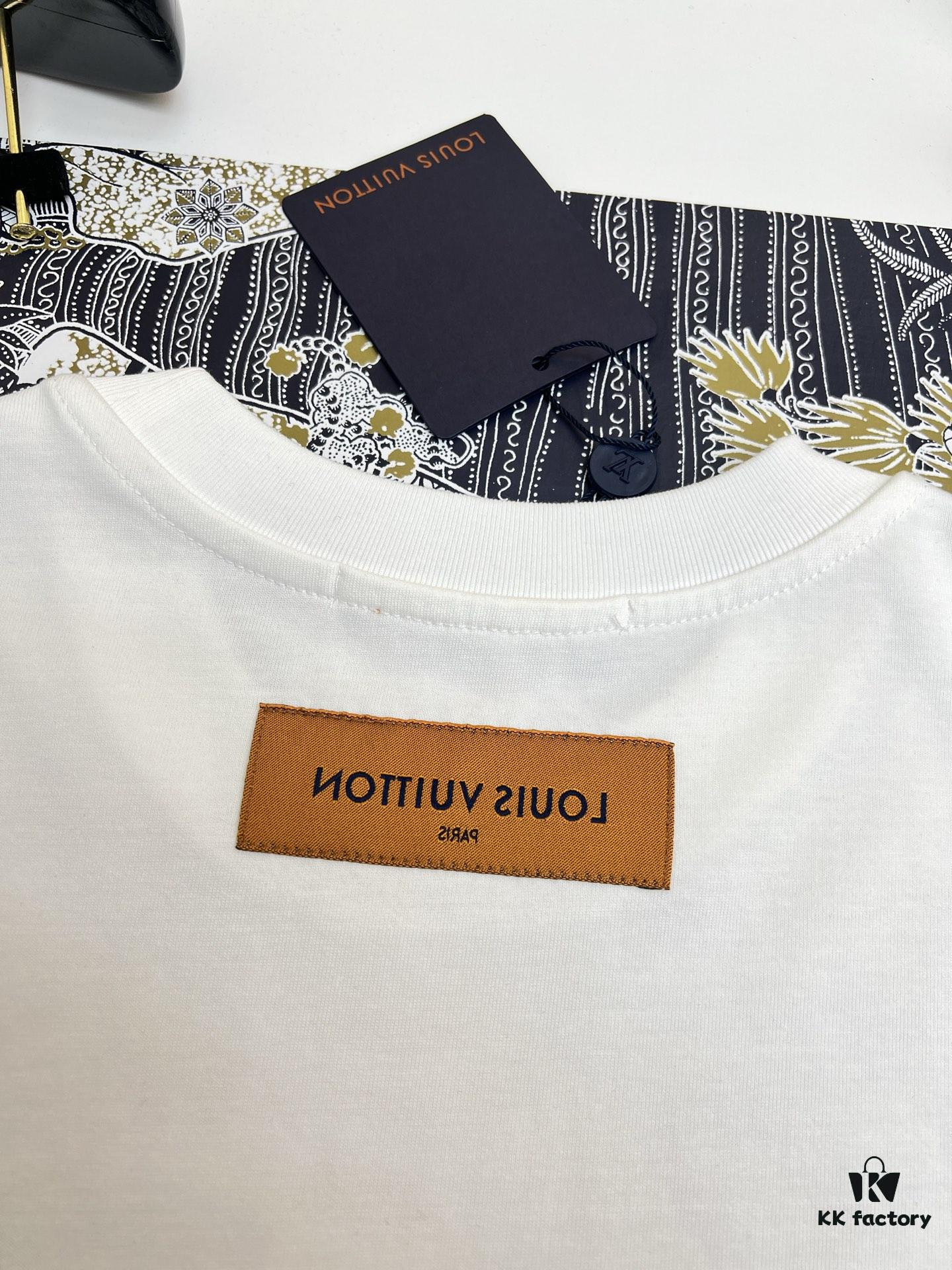 LV 25SS Spring/Summer T-Shirt! Black and White Printed Crew Neck Short Sleeve Tee!