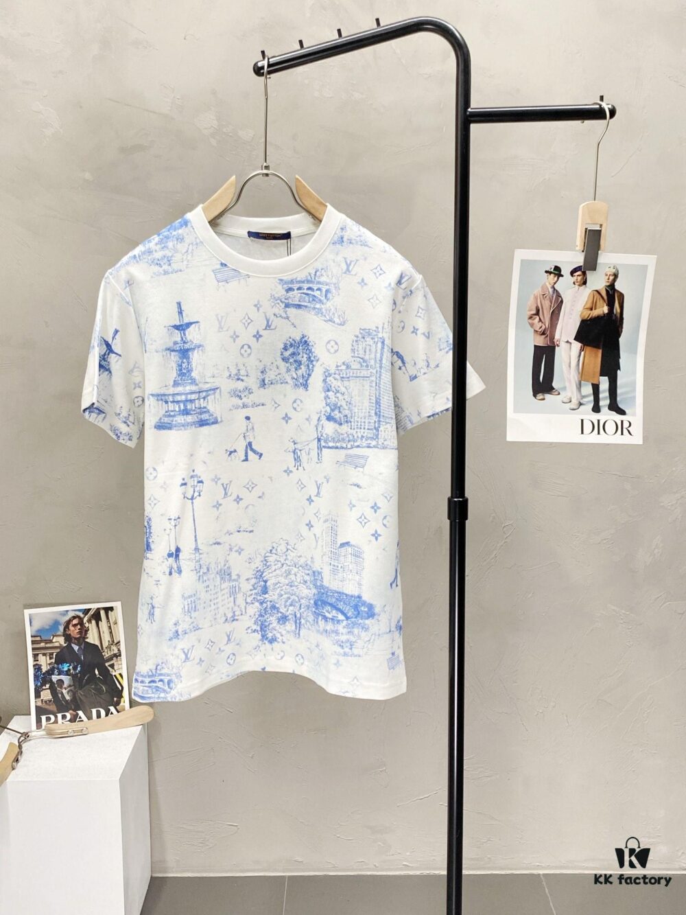 Louis Vuitton LV Men's Casual Short-Sleeve T-Shirt, Exclusive New Arrival, Original Order High-End Custom, Premium Version, Fashionable and Versatile Bestseller, Imported Fabric, Ultra-Soft and Smooth Texture, Skin-Friendly Comfort, Top-Quality Craftsmanship from Authorized Factory, Complete with Three Labels