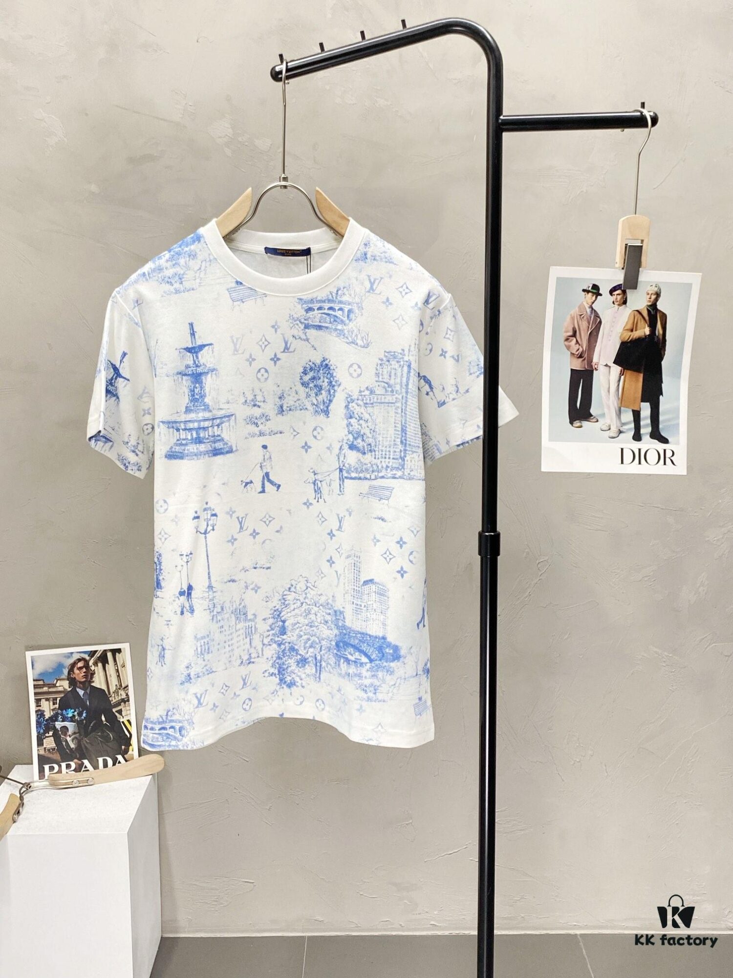 Louis Vuitton LV Men's Casual Short-Sleeve T-Shirt, Exclusive New Arrival, Original Order High-End Custom, Premium Version, Fashionable and Versatile Bestseller, Imported Fabric, Ultra-Soft and Smooth Texture, Skin-Friendly Comfort, Top-Quality Craftsmanship from Authorized Factory, Complete with Three Labels