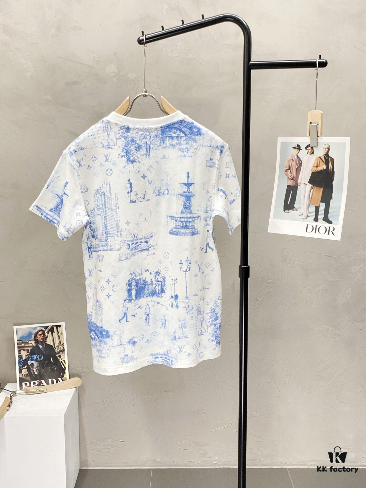 Louis Vuitton LV Men's Casual Short-Sleeve T-Shirt, Exclusive New Arrival, Original Order High-End Custom, Premium Version, Fashionable and Versatile Bestseller, Imported Fabric, Ultra-Soft and Smooth Texture, Skin-Friendly Comfort, Top-Quality Craftsmanship from Authorized Factory, Complete with Three Labels