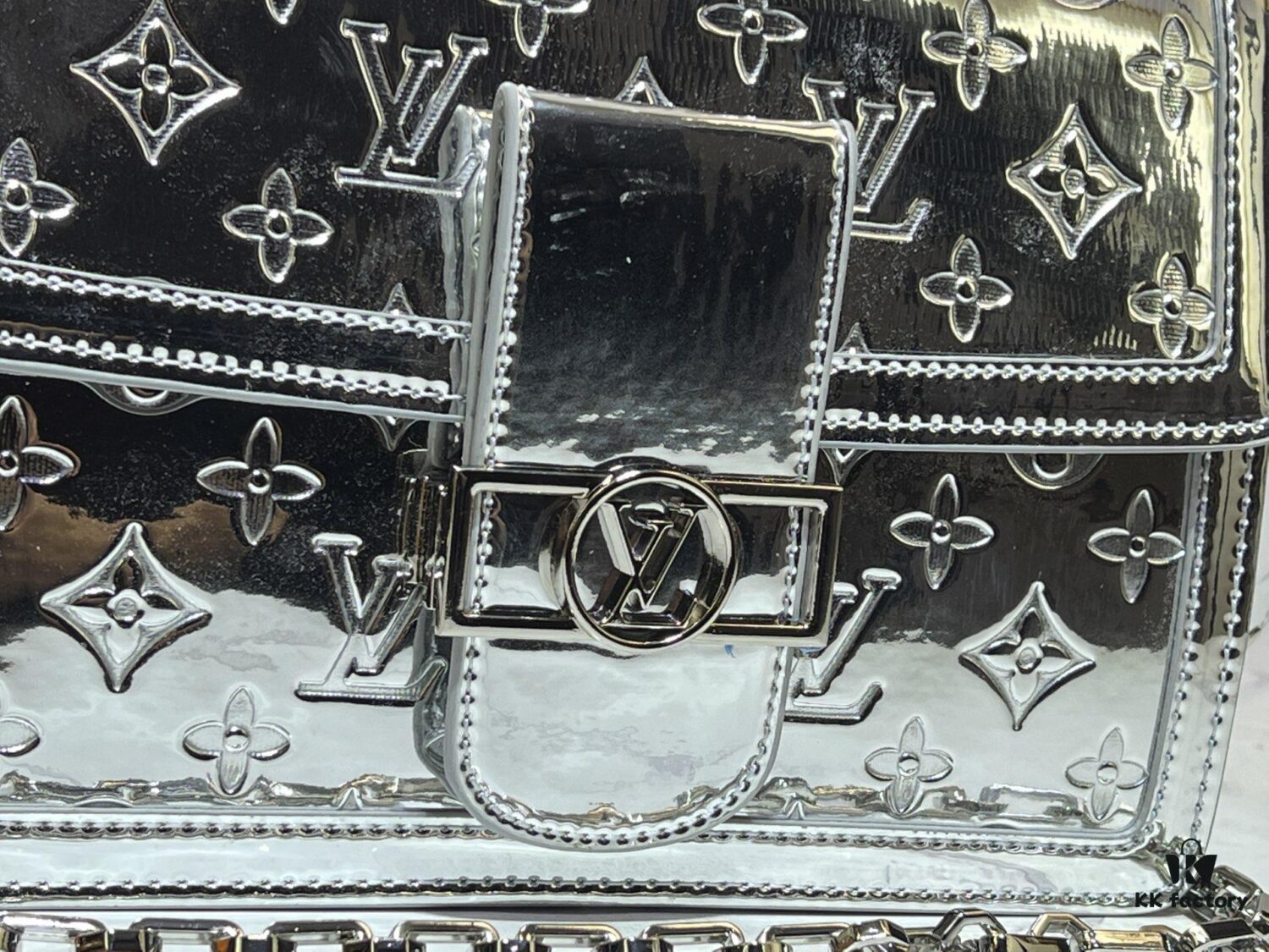 Daphne Gold Silver 💥 Louis Vuitton 2025 Spring/Summer Collection Messenger Bag M43599/44391/44580 Latest Version Métis Mini Handbag