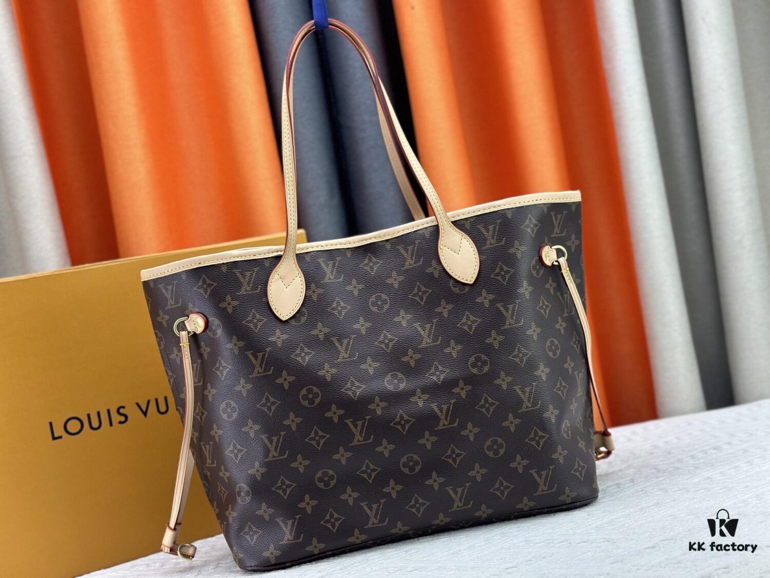 Upgraded Original M13675 M13271 M40995 This Medium Neverfull Bag from the Louis Vuitton x Takashi Murakami Re-Edition Collection