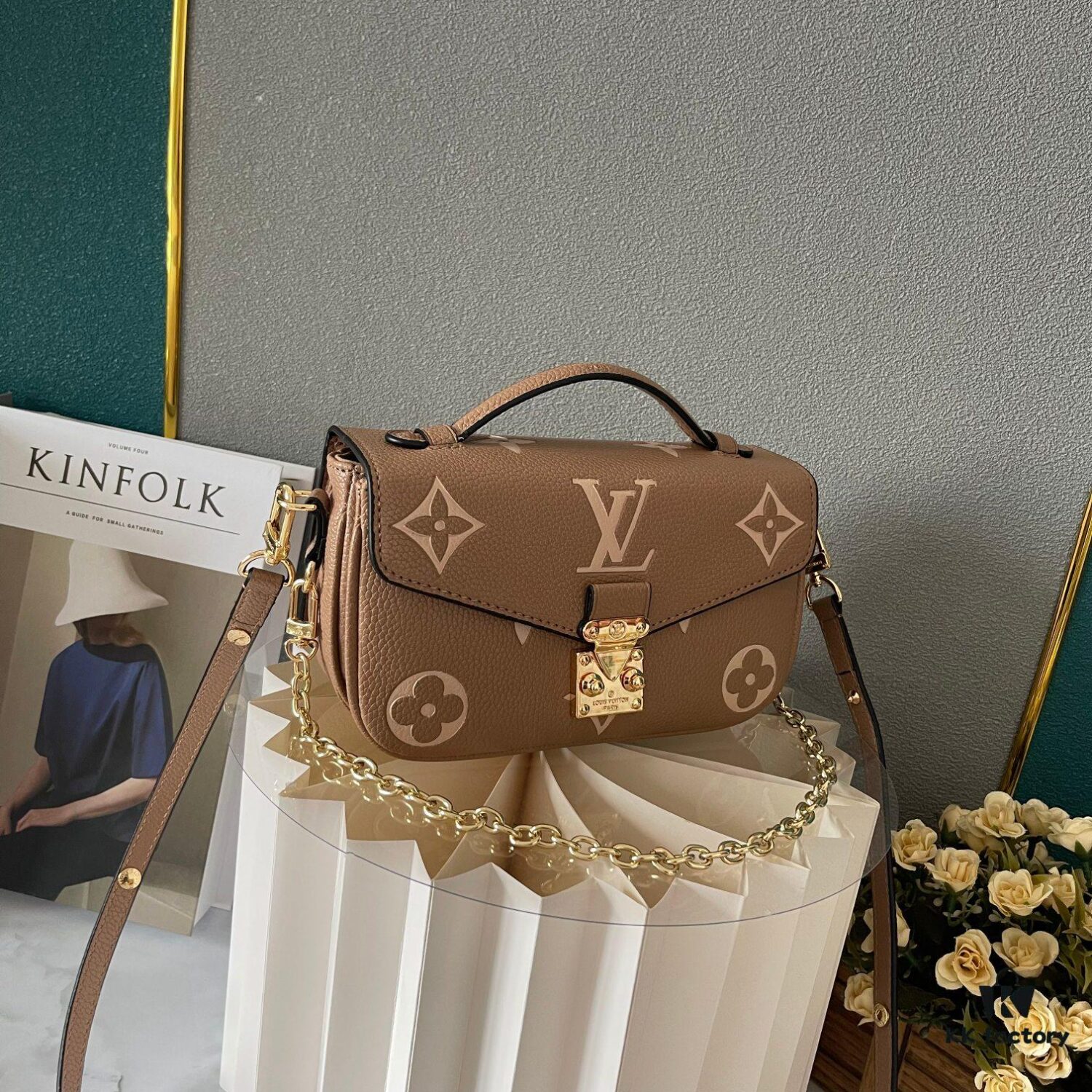 Upgraded Version 160 (High-Quality Replica) M12429 M23940 M40749 M46914 M46279 M22834 M46595 LV Messenger Bag Small East West Métis Handbag