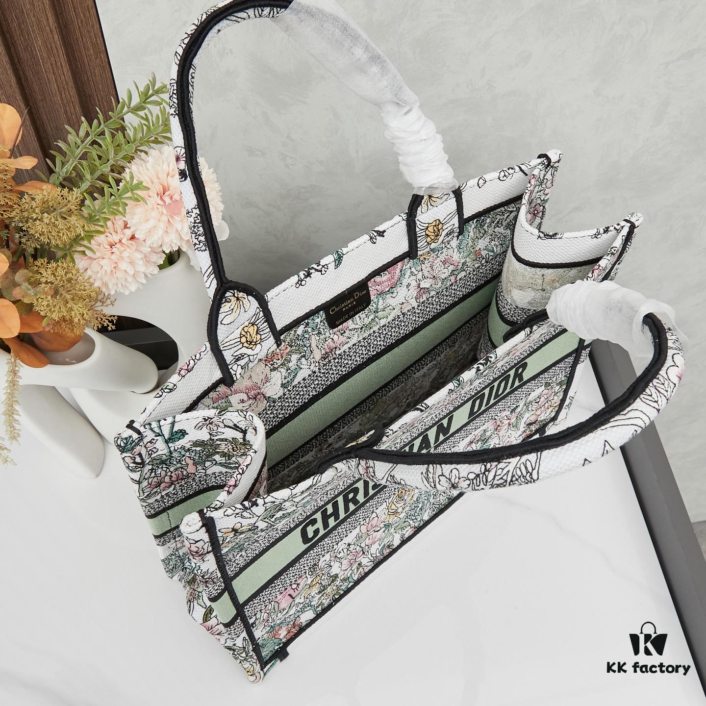 Original Order Embroidered Medium Di0r Book Tote