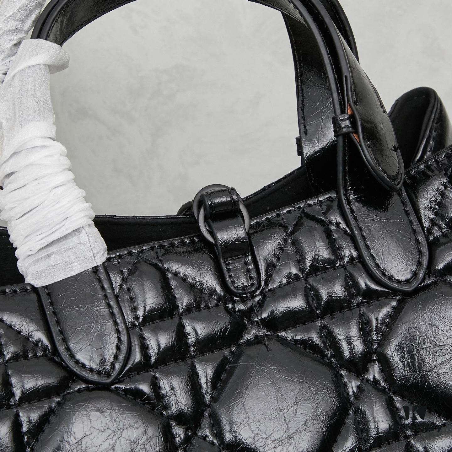 Medium-sized Oil-Waxed Calfskin Dior Toujours Bag