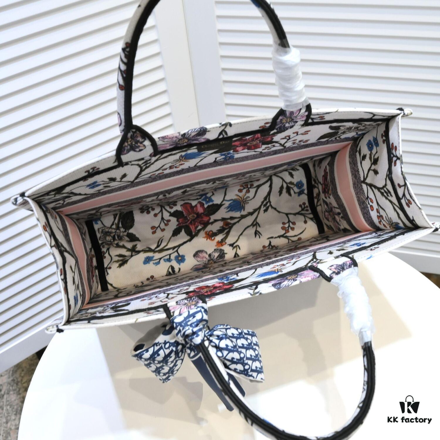 Large Size Dior Shopping Tote with Scarf, Embroidered Edging, Limited Edition, Celebrity Style, High-Quality Imported Fabric