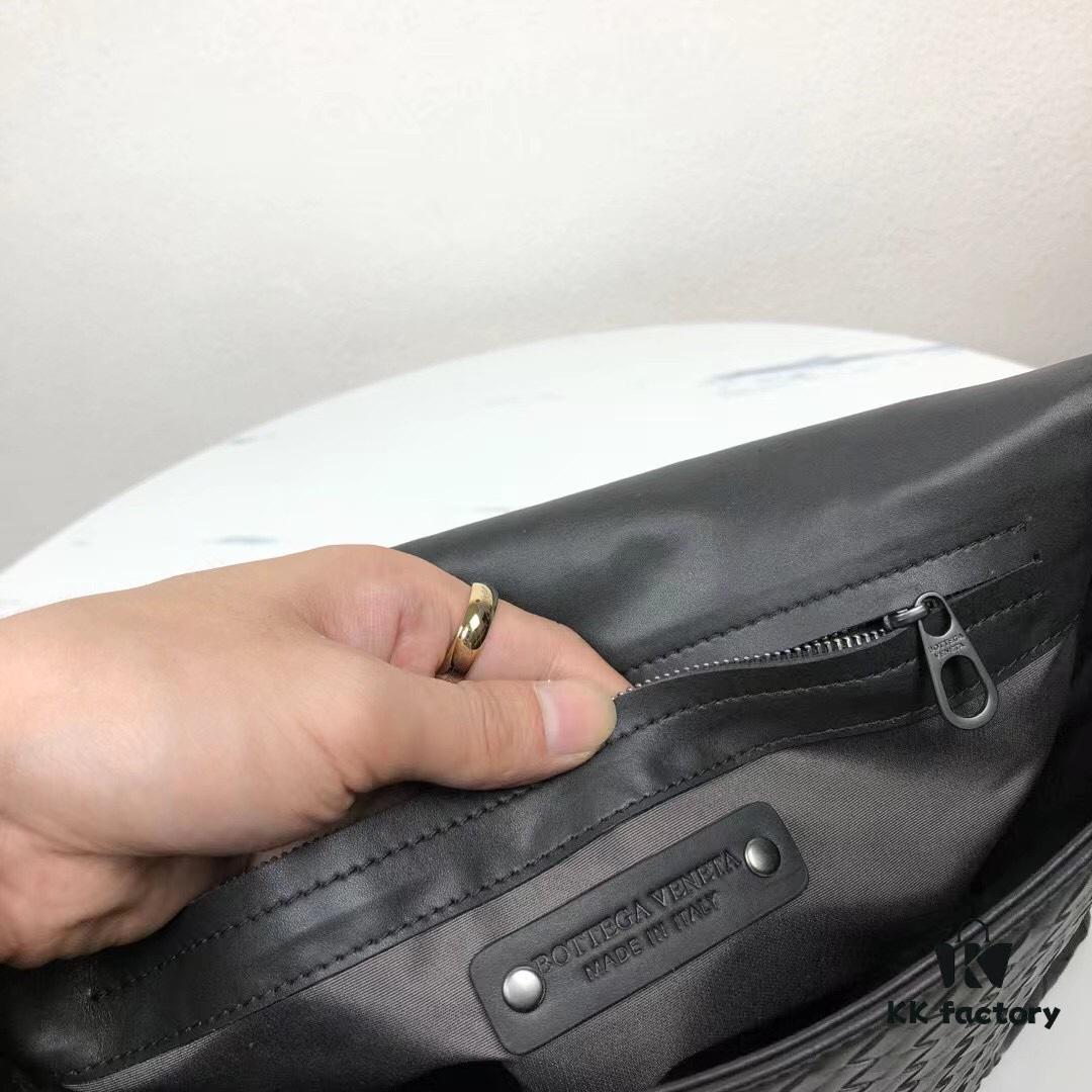 BV Woven Messenger Bag 🌿 Popular New Item