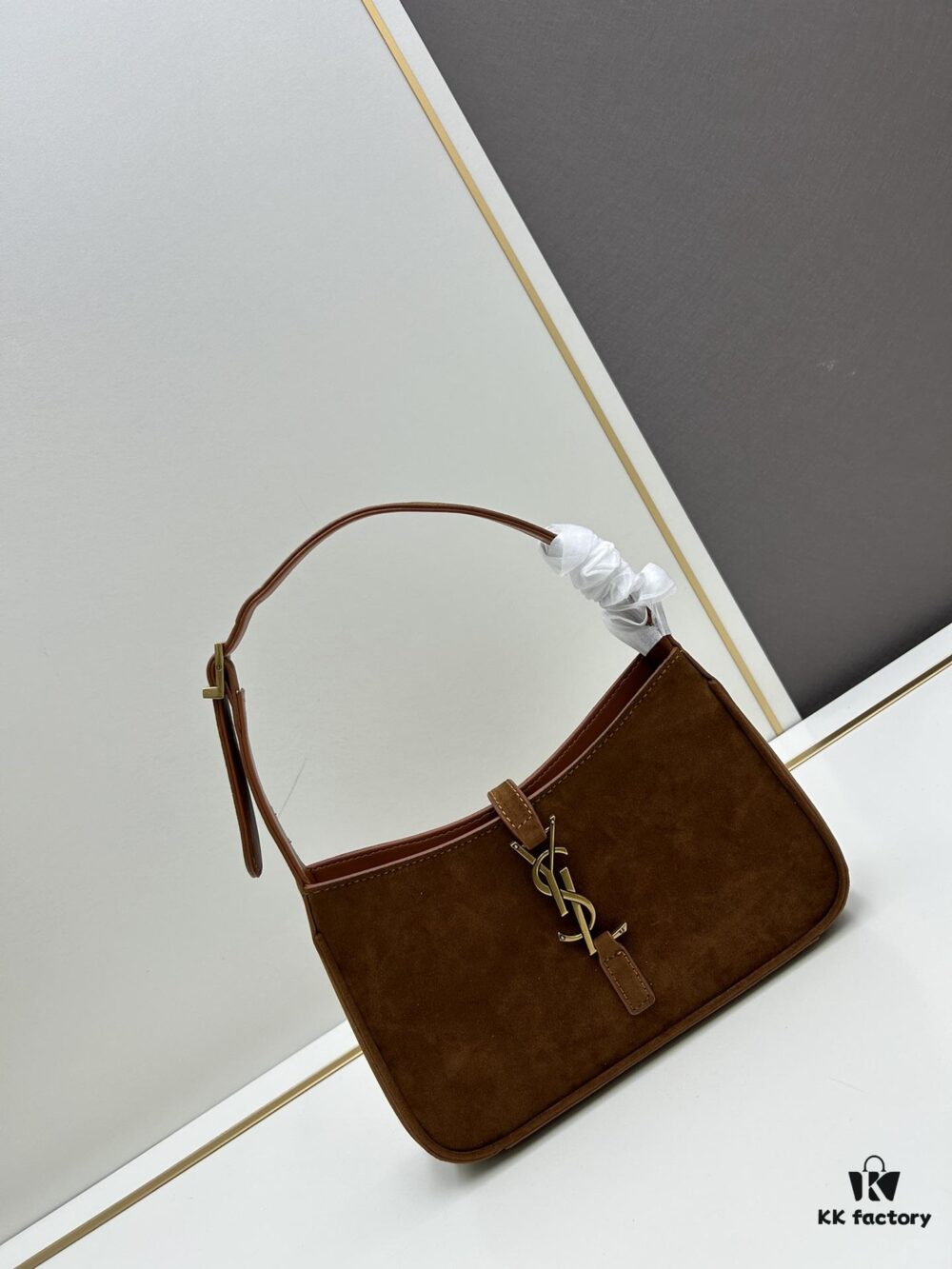 New Arrival with Box 💰 No Wonder It's YSL — Once Worn, Never Want to Take It Off