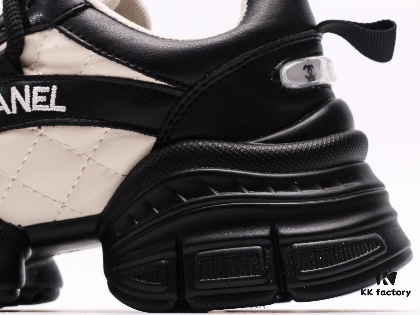 Chanel Four-Season Versatile Hidden Tennis Shoes for Coco Girls, Elegant and Comfortable, Custom Lamb Skin Upper with Calf Suede, Imported Breathable Fabric Lining, Lambskin Interior, Original Molded Rubber Studs Combined with Factory TPU Outsole