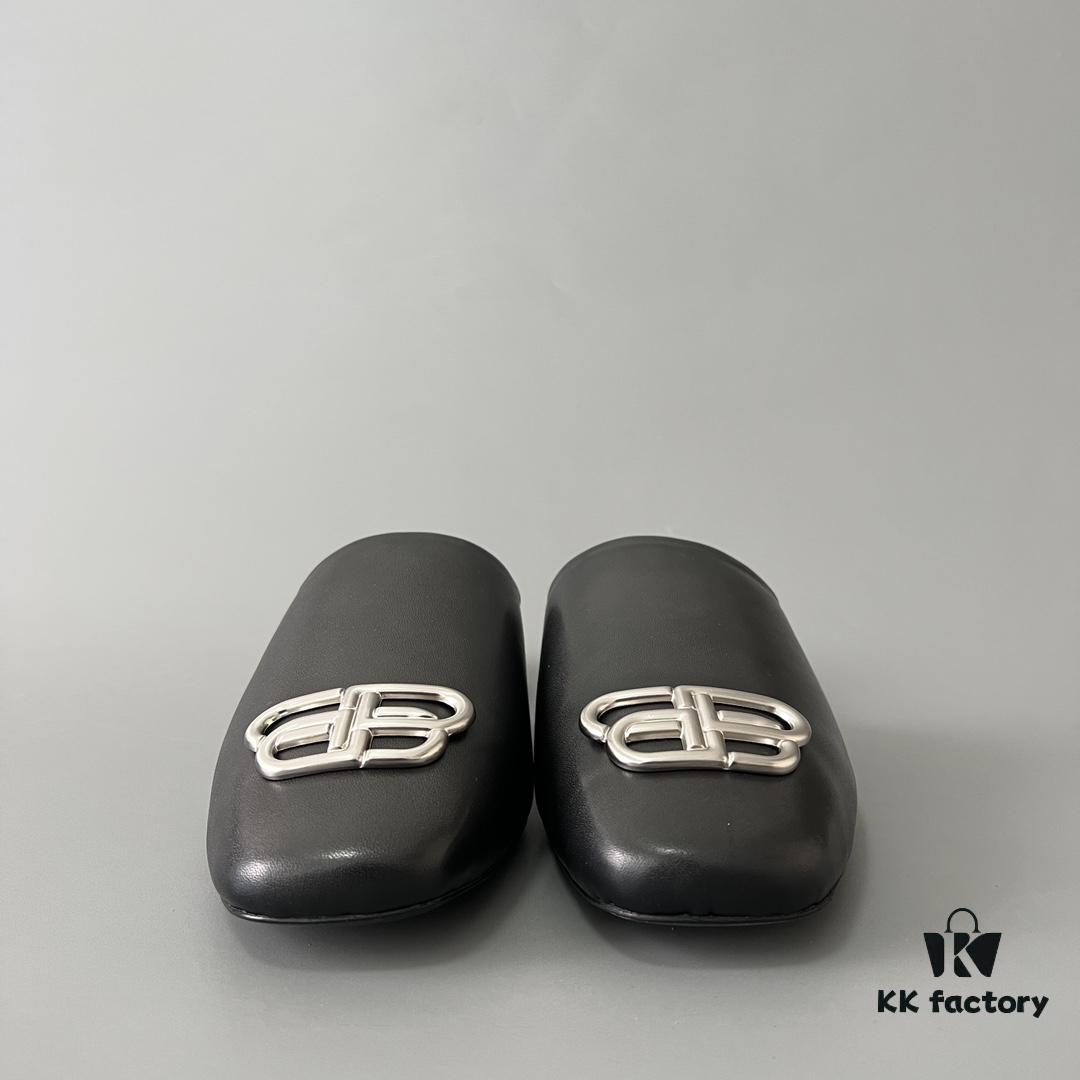 Balenciaga Cozy Flat Slip-on Fashion Sandals in Imported Calfskin