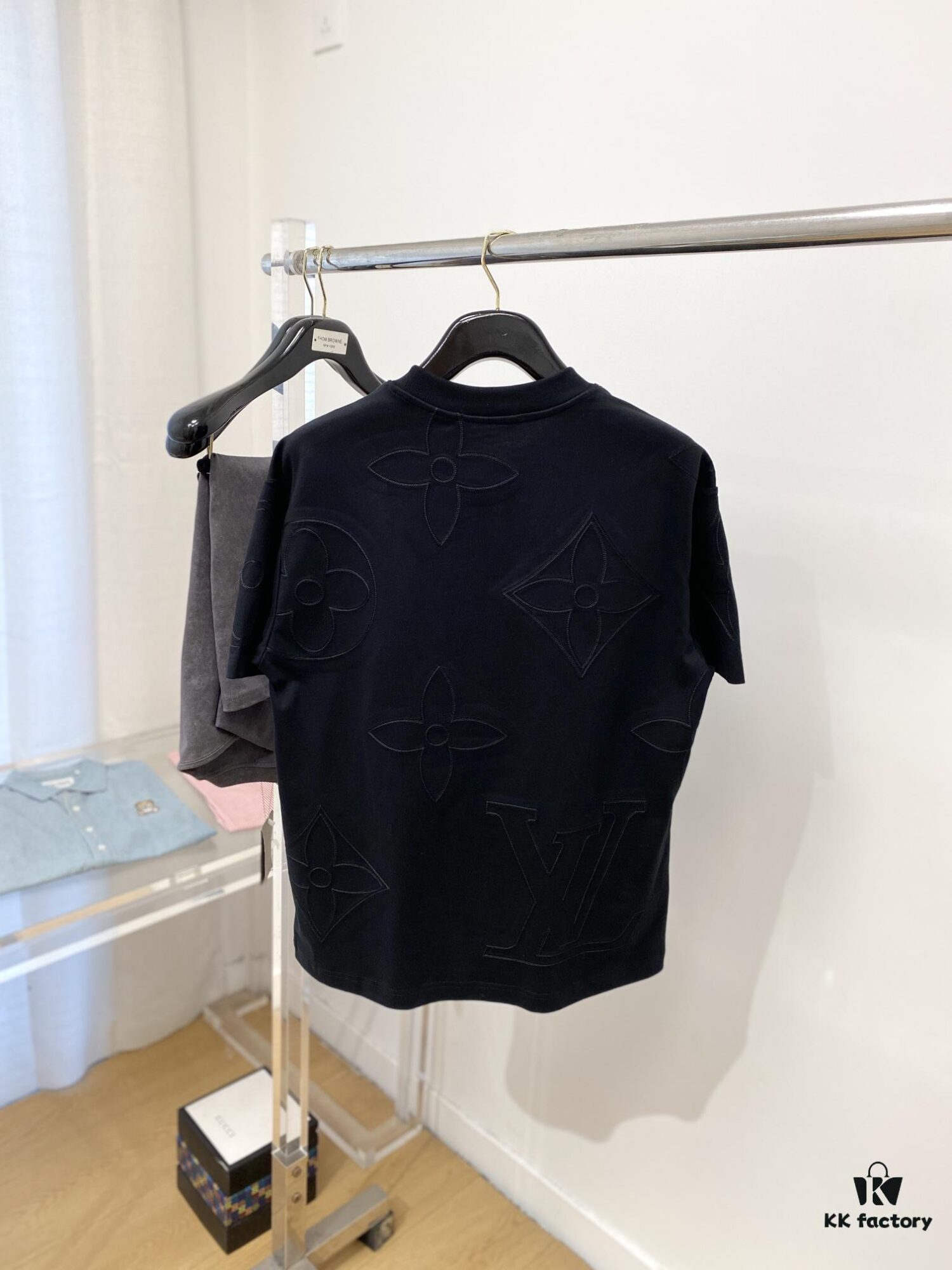 Louis Vuitton 2025 Newest Short-Sleeve T-Shirt, Stylish and Fashionable, Top-Quality Digital Positioning Embroidered Logo, Simple and Versatile Design