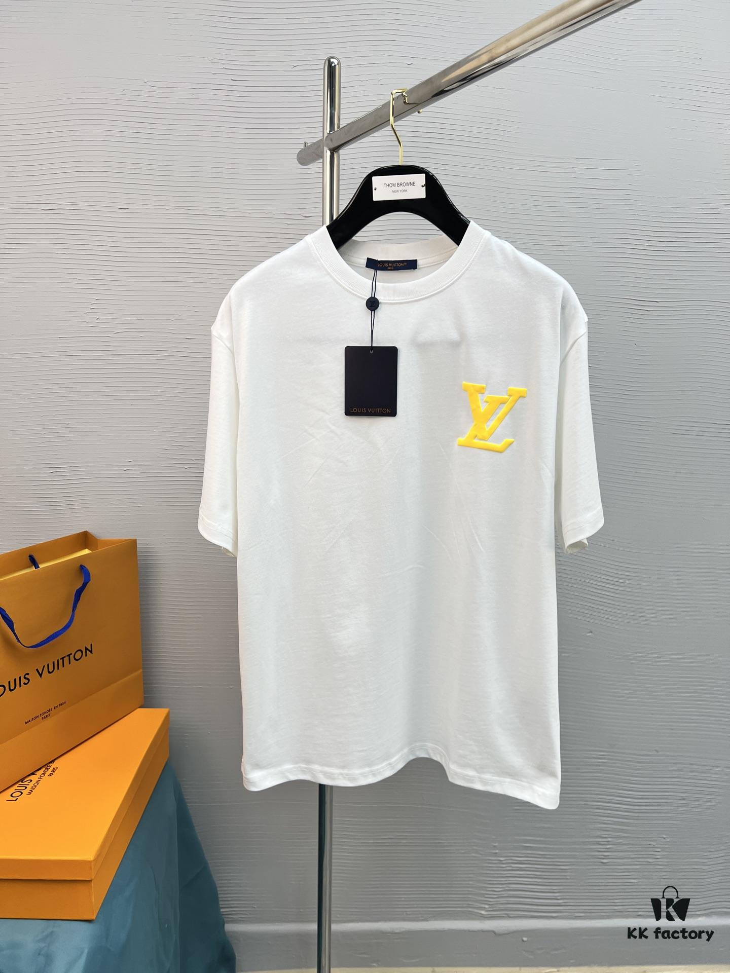 High-Quality LV 25SS Classic Color T-Shirt New Arrival! This vibrant and youthful design is full of energy, featuring the latest season's signature bear series. Crafted with premium 280g 100% cotton fabric and advanced printing technology for a highly dimensional color transition. Ideal for spring and summer, perfectly matches jeans, chinos, or shorts — a must-have wardrobe staple.