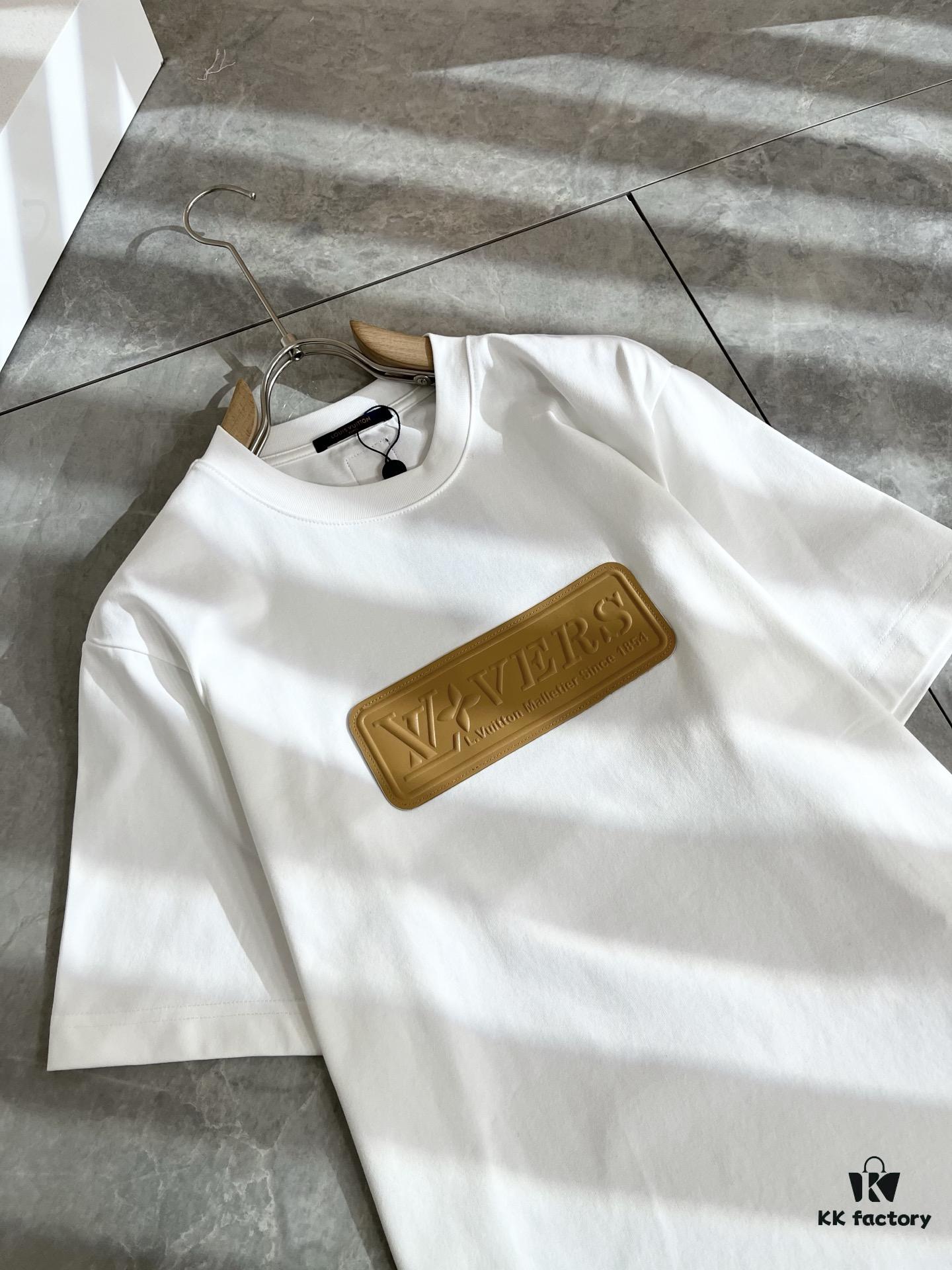 LouisVuitt Men and Women's Short-Sleeve T-Shirt with Logo Leather Patch - 2025 Spring/Summer New Arrival