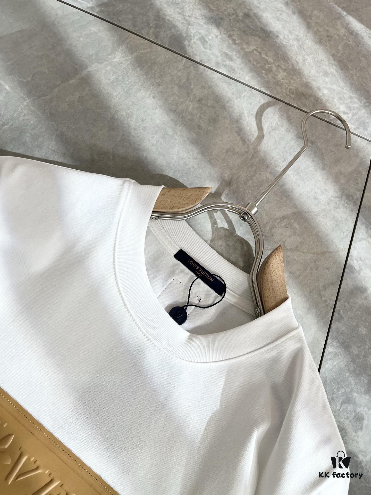 LouisVuitt Men and Women's Short-Sleeve T-Shirt with Logo Leather Patch - 2025 Spring/Summer New Arrival