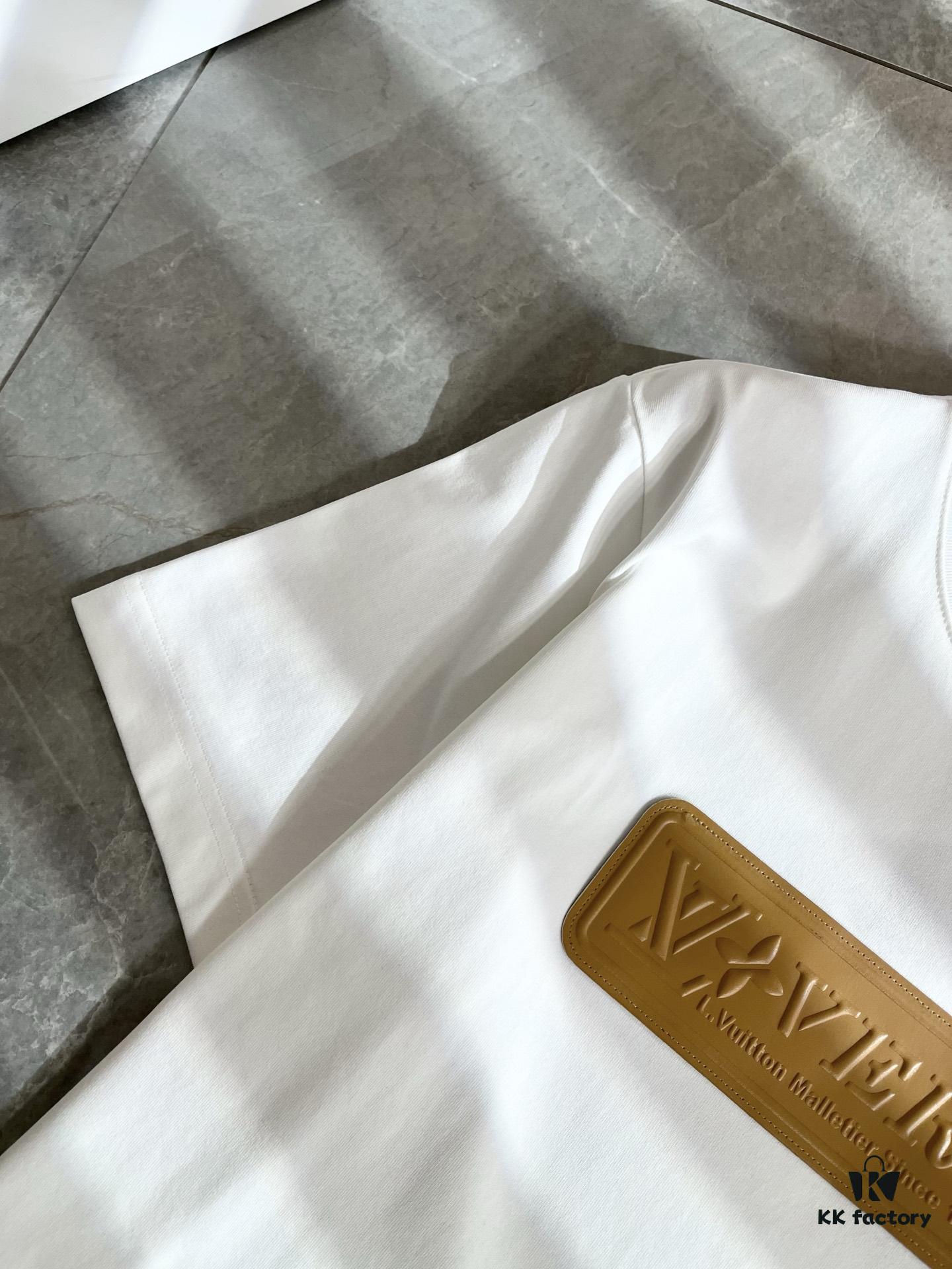 LouisVuitt Men and Women's Short-Sleeve T-Shirt with Logo Leather Patch - 2025 Spring/Summer New Arrival